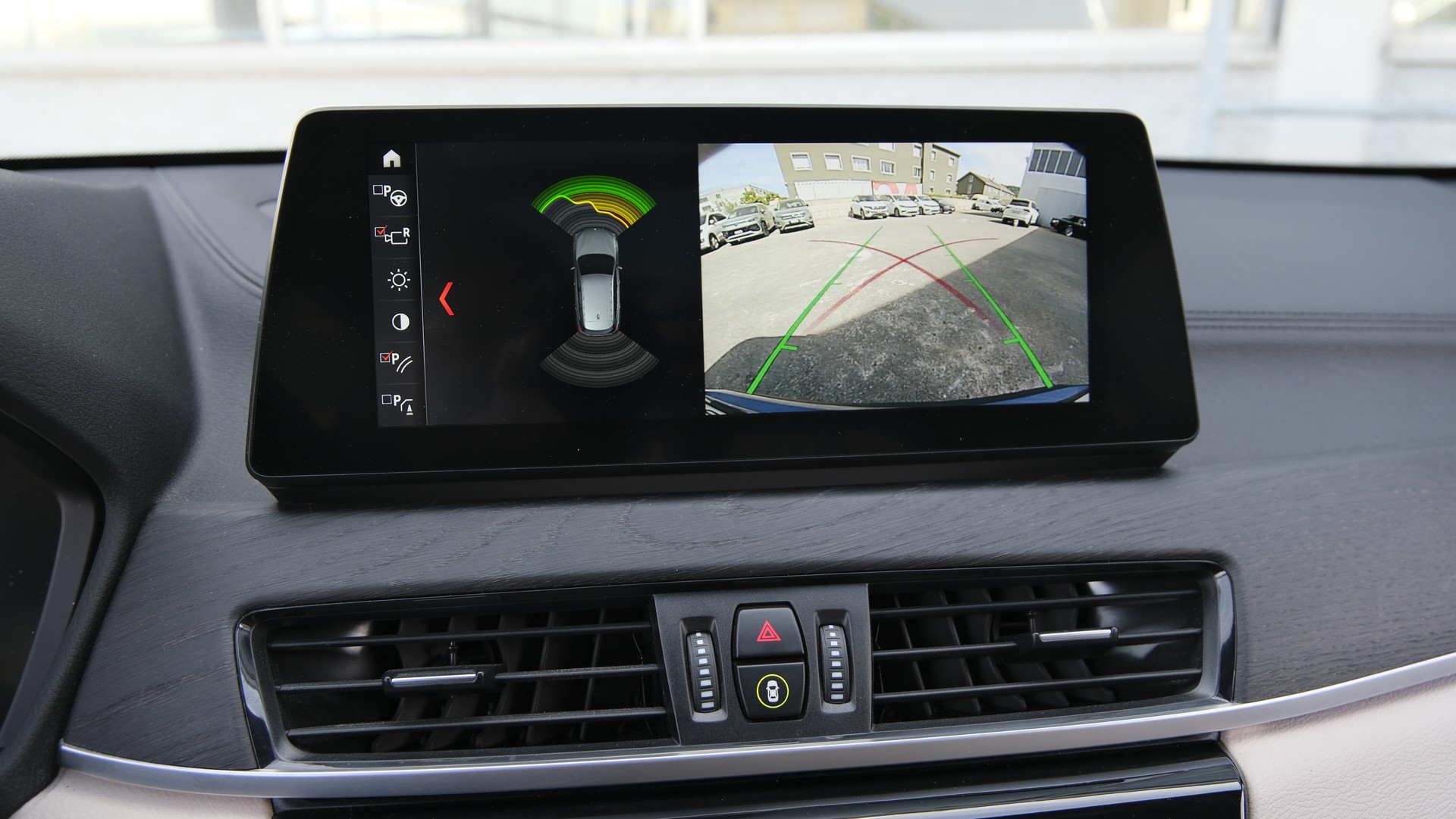 BMW X1 xDrive 20i xLine Steptronic-image-19