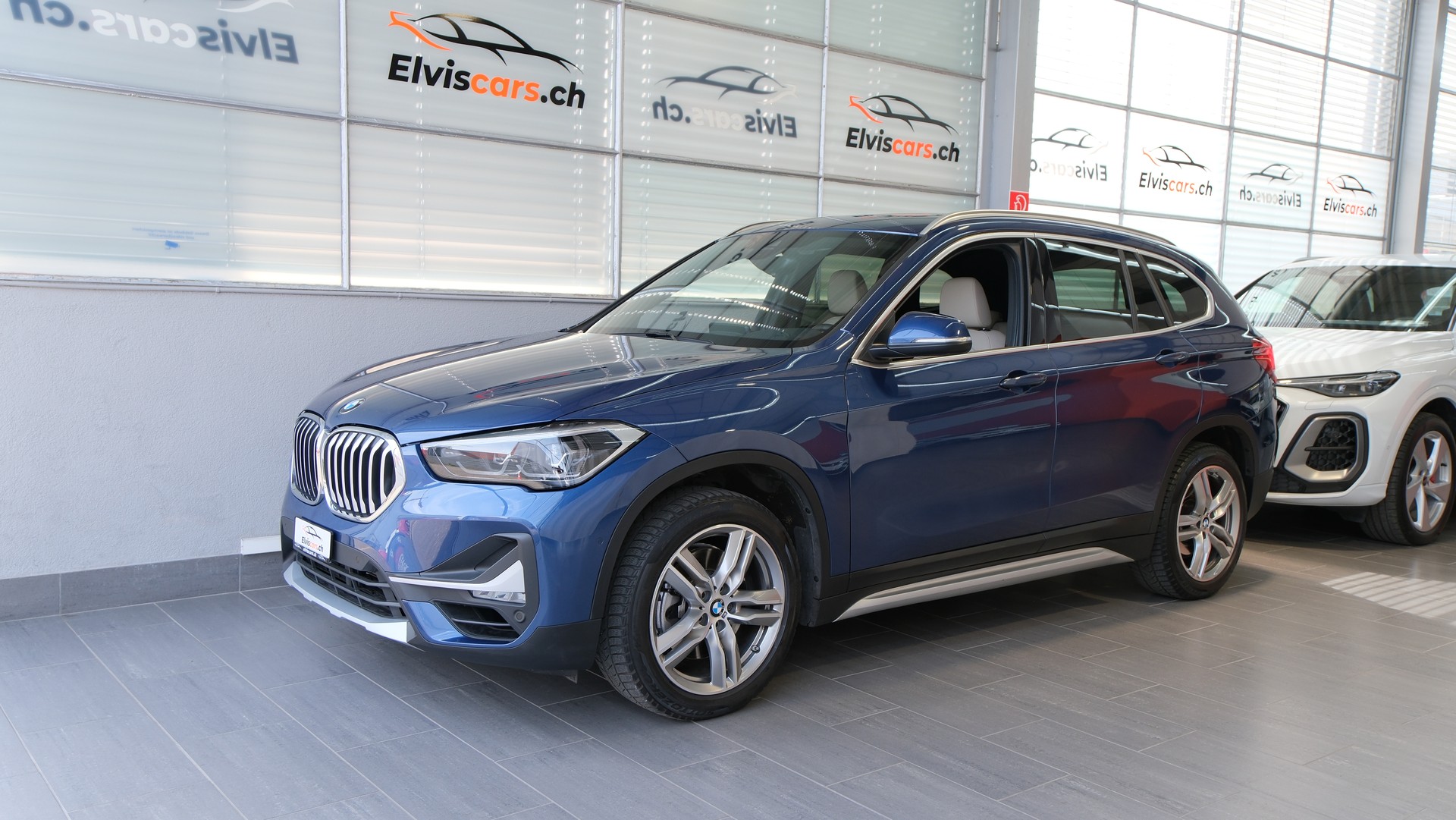 BMW X1 xDrive 20i xLine Steptronic-image-7