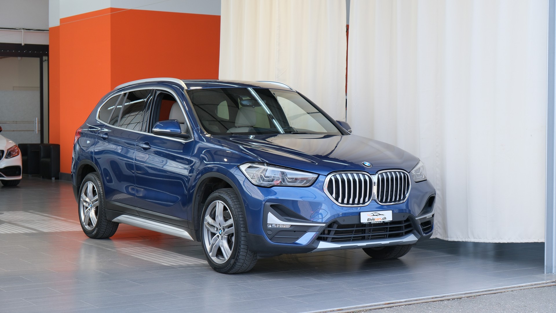 BMW X1 xDrive 20i xLine Steptronic-image-1