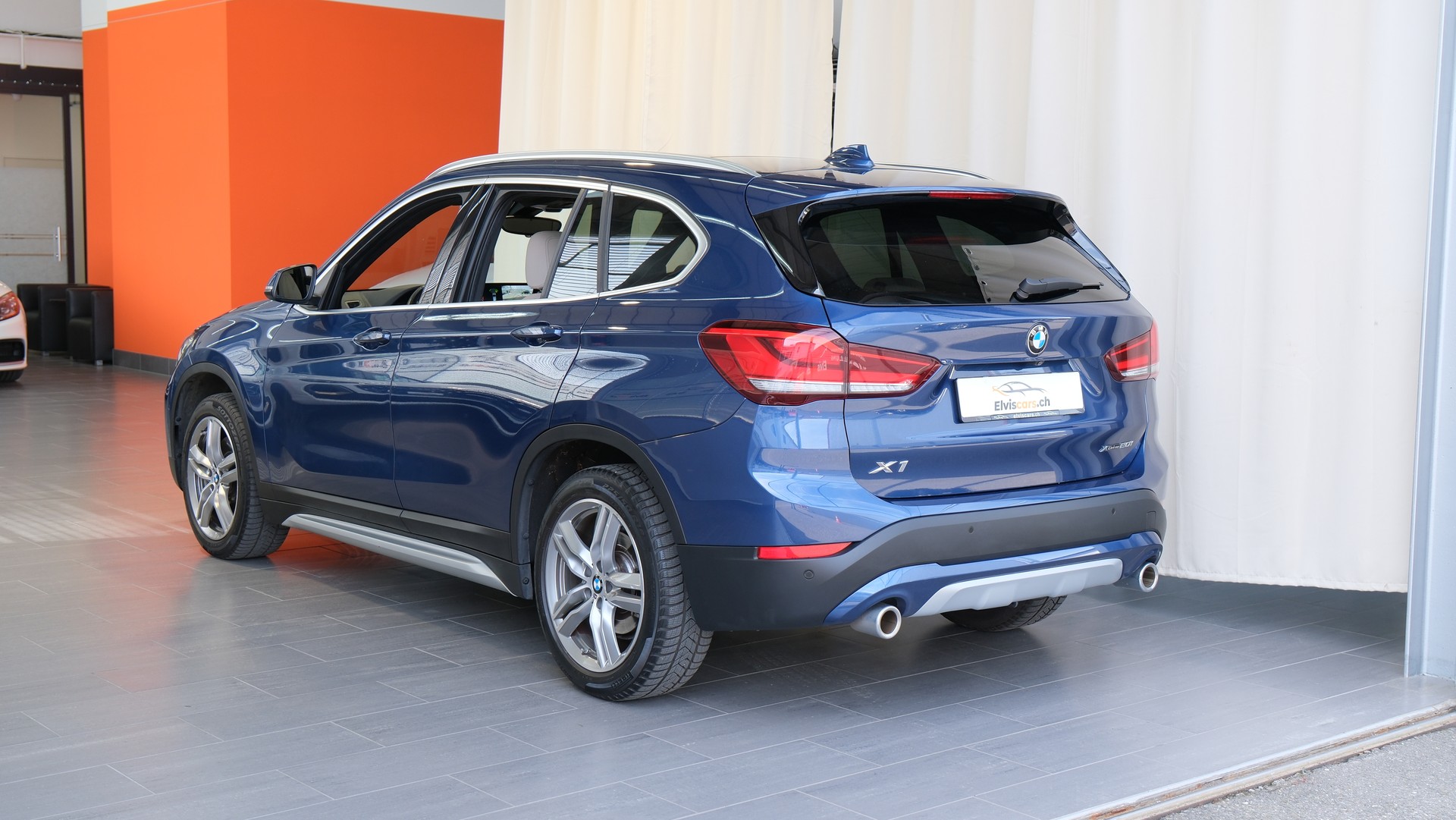 BMW X1 xDrive 20i xLine Steptronic-image-10