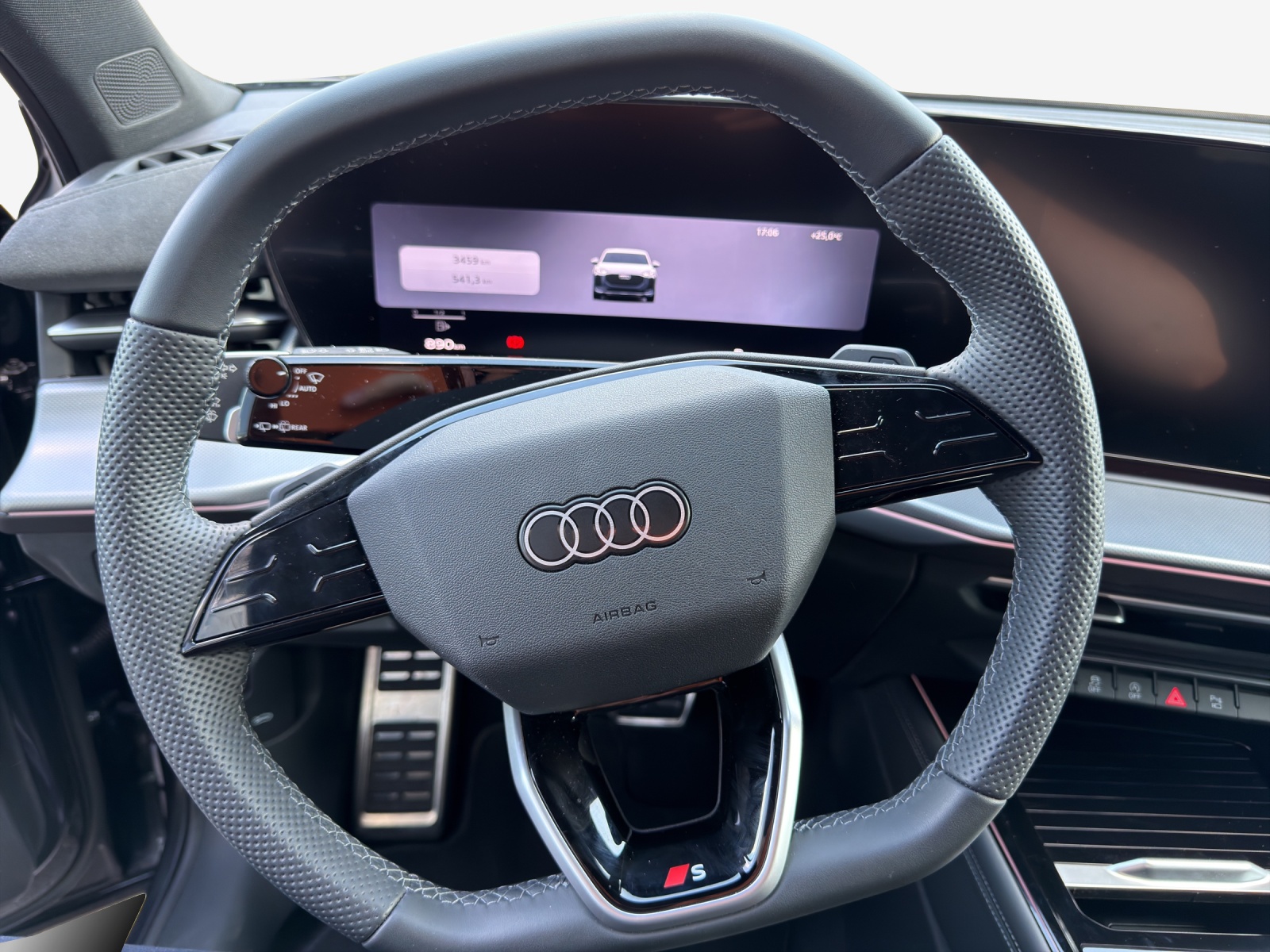 AUDI Q3 SUV 110 kW TFSI S tronic-image-9