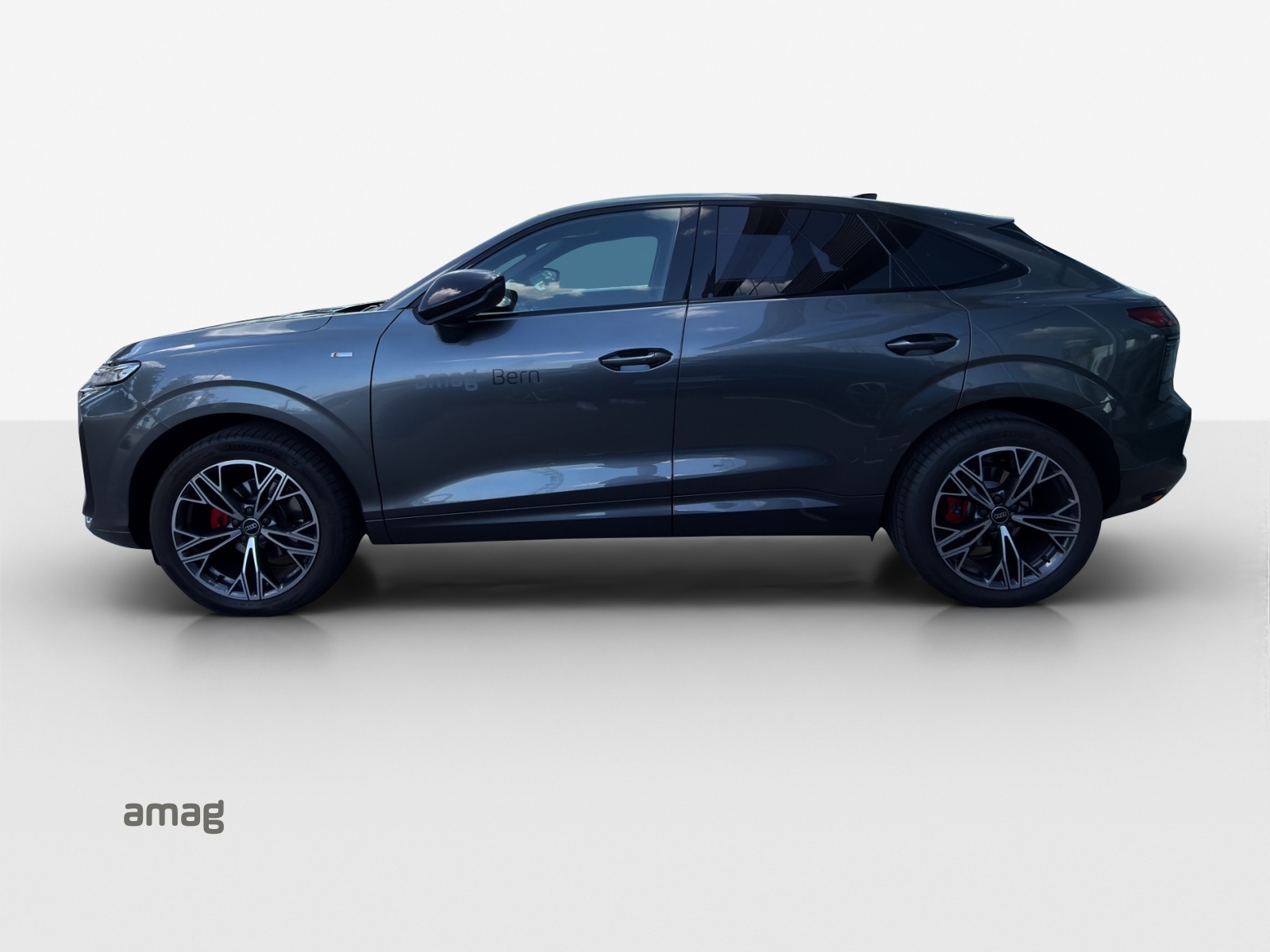 AUDI Q3 SUV 110 kW TFSI S tronic-image-1