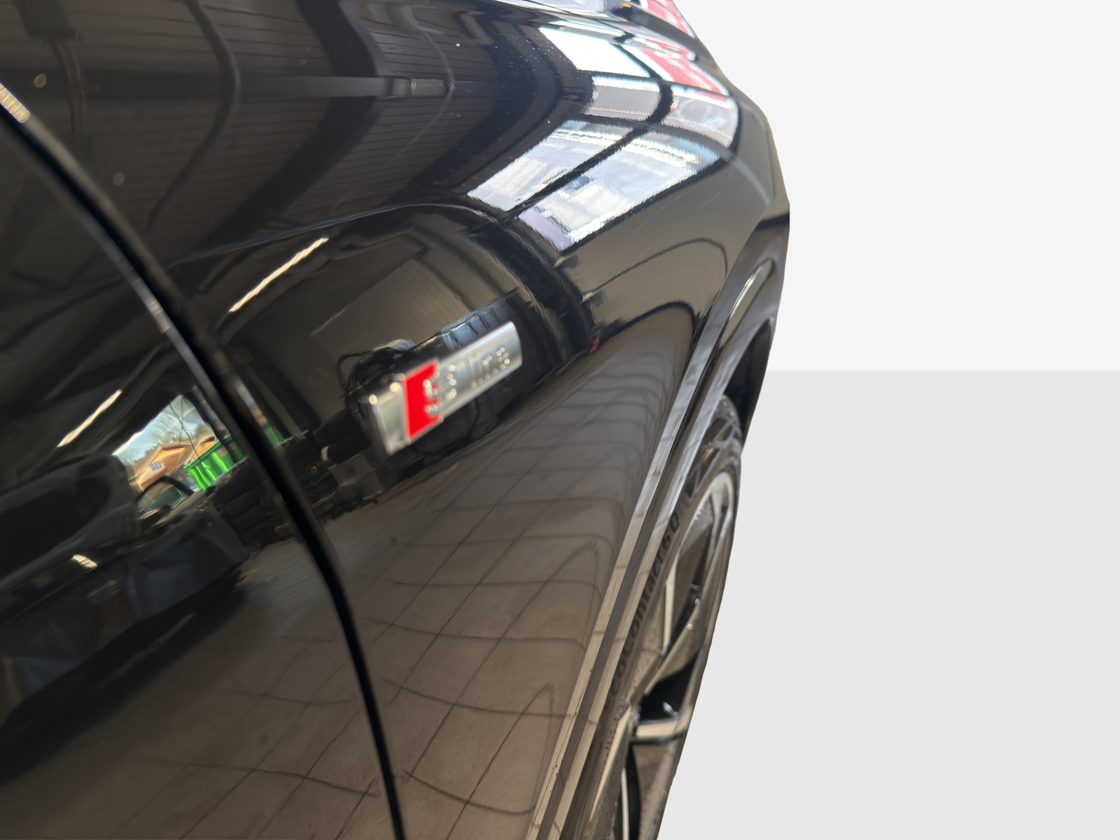 AUDI Q4 e-tron 50 quattro-image-15