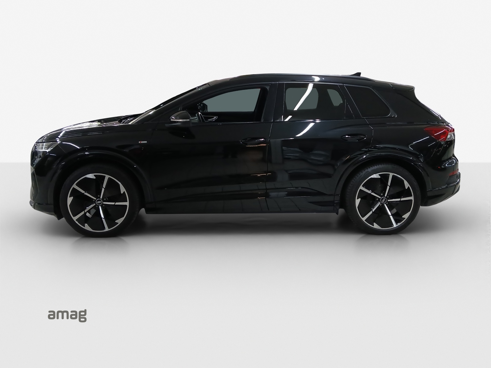 AUDI Q4 e-tron 50 quattro-image-1