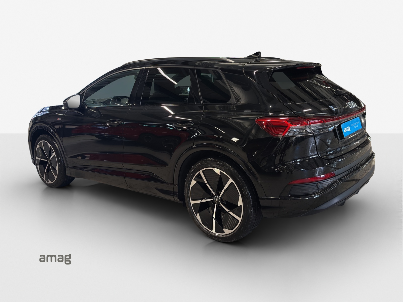 AUDI Q4 e-tron 50 quattro-image-2