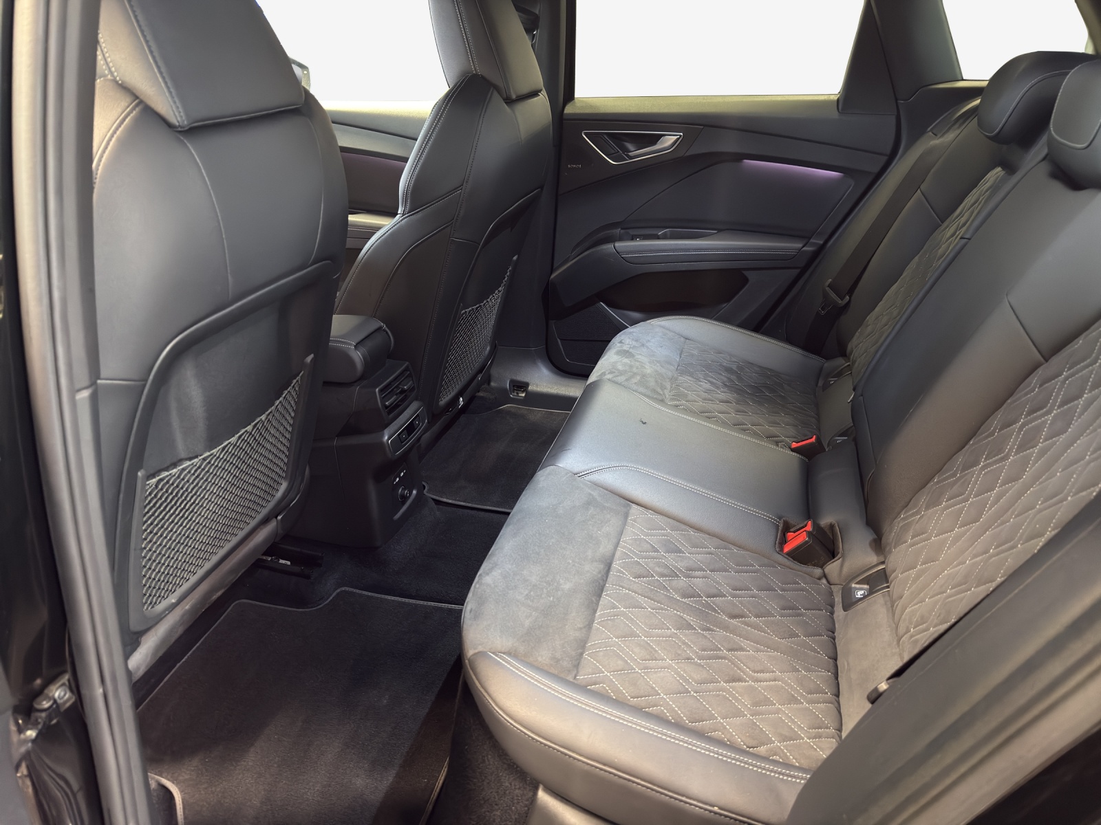 AUDI Q4 e-tron 50 quattro-image-11