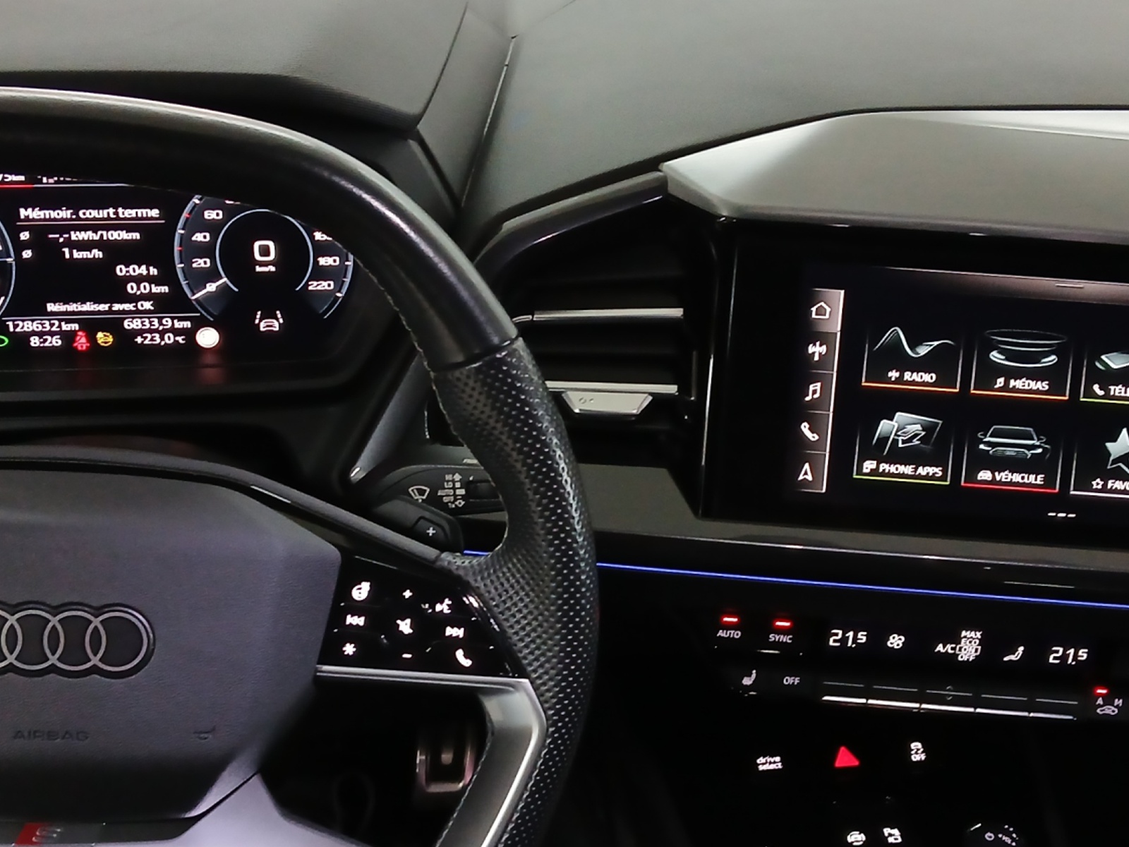 AUDI Q4 e-tron 50 quattro-image-8