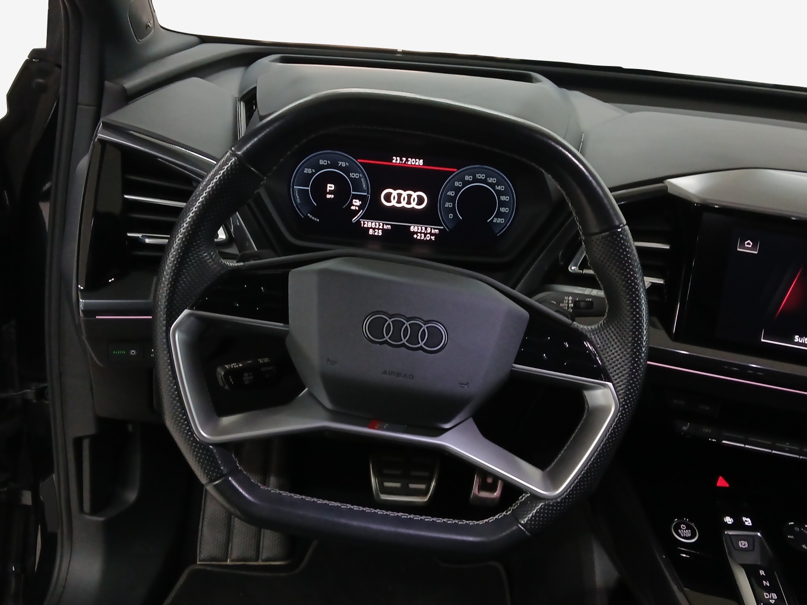 AUDI Q4 e-tron 50 quattro-image-9