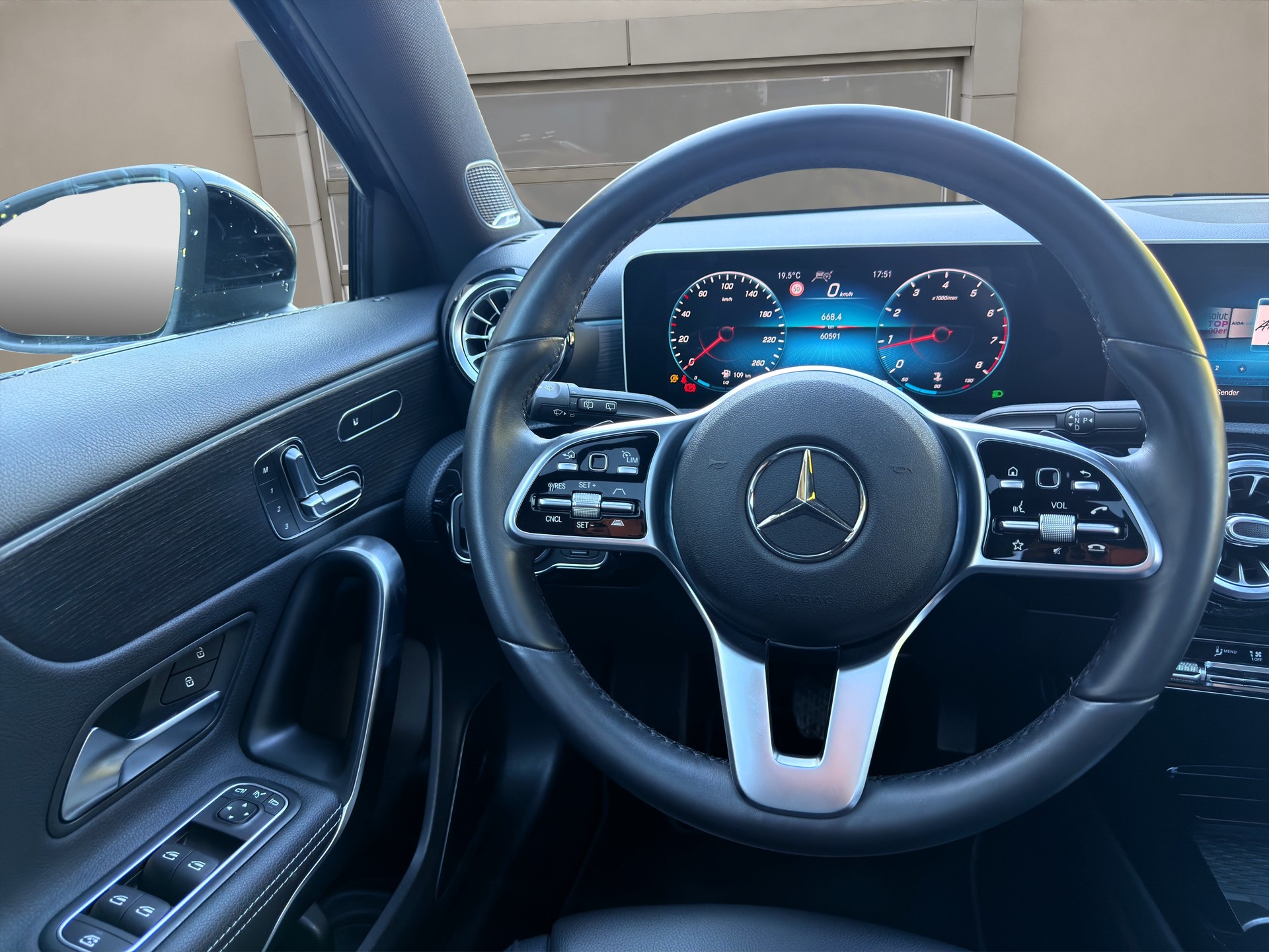 MERCEDES-BENZ A 180 Progressive 7G-DCT ✅CH-Fahrzeug & Gratisservice✅-image-12