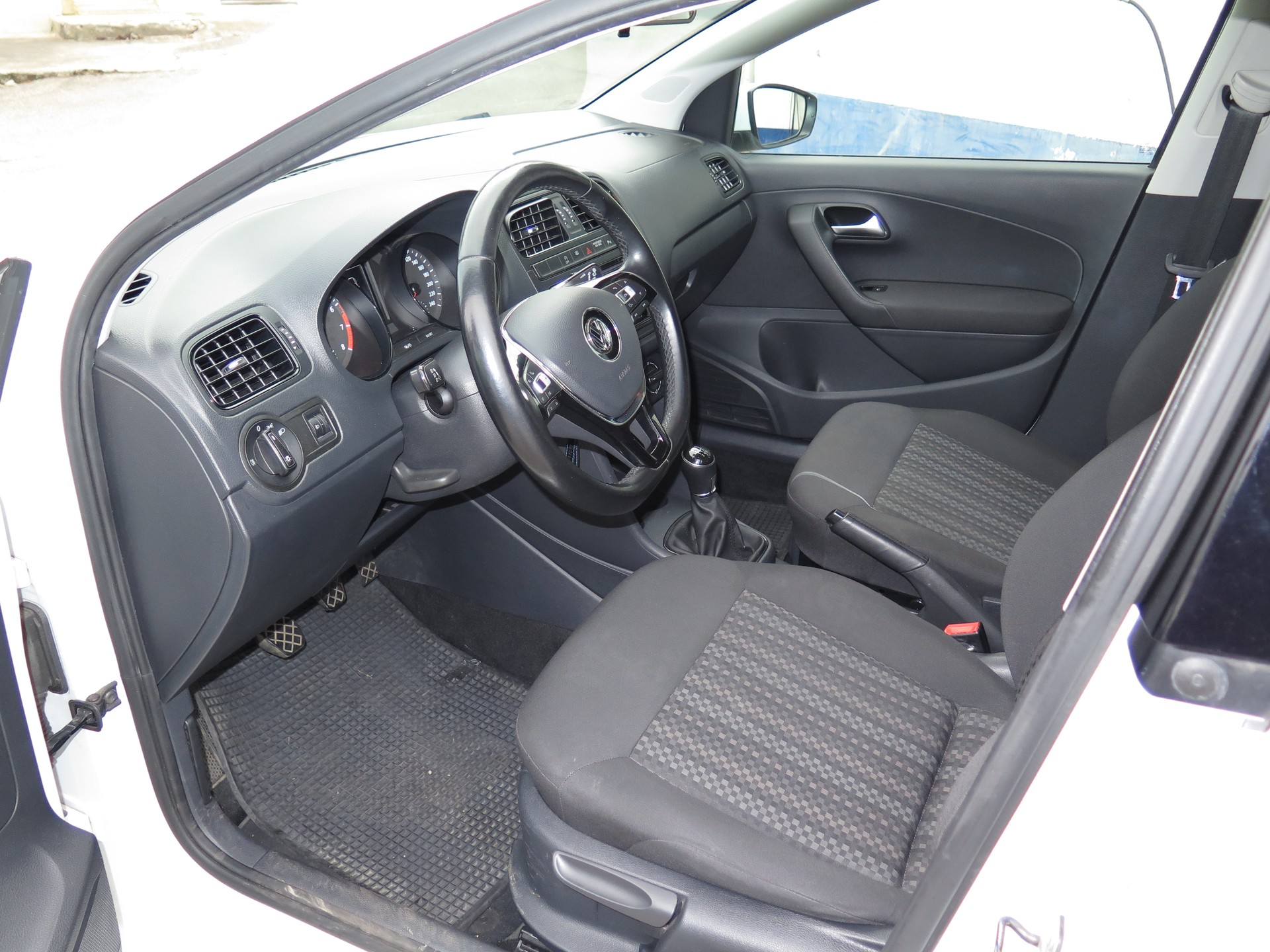 VW 1.0 MPI 60 BlueMT Start-image-2