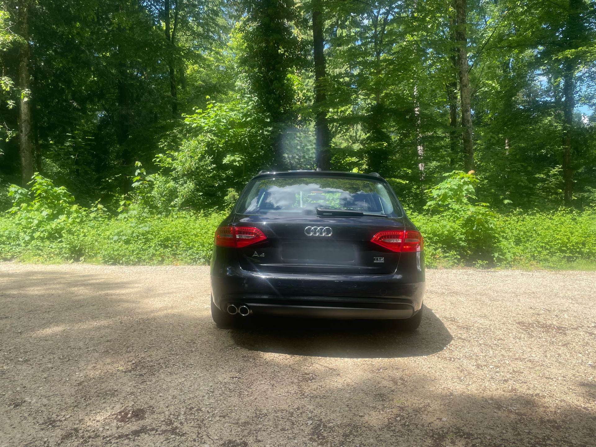 AUDI A4 Avant 2.0 TDI quattro S-tronic-image-2