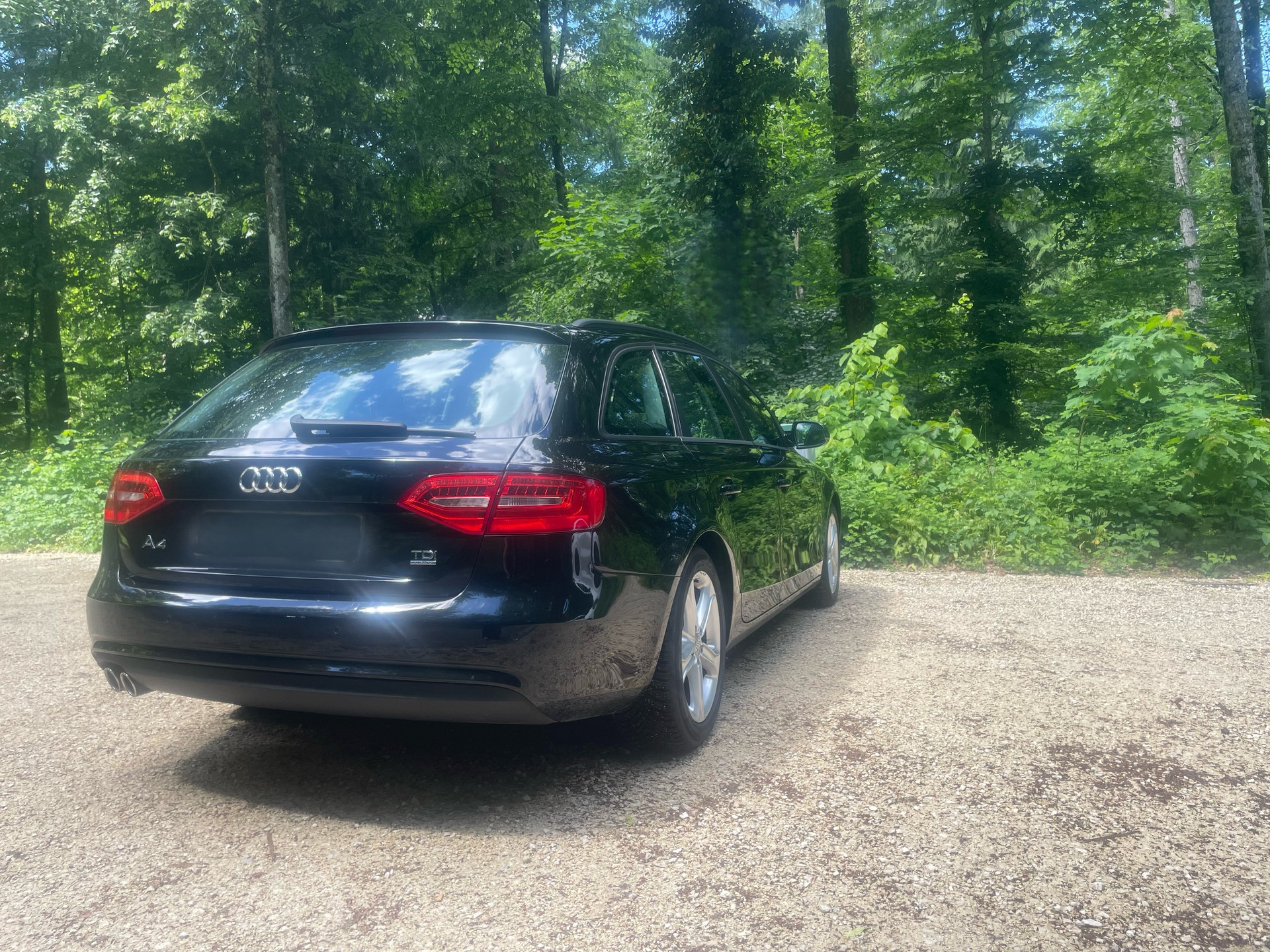 AUDI A4 Avant 2.0 TDI quattro S-tronic-image-3