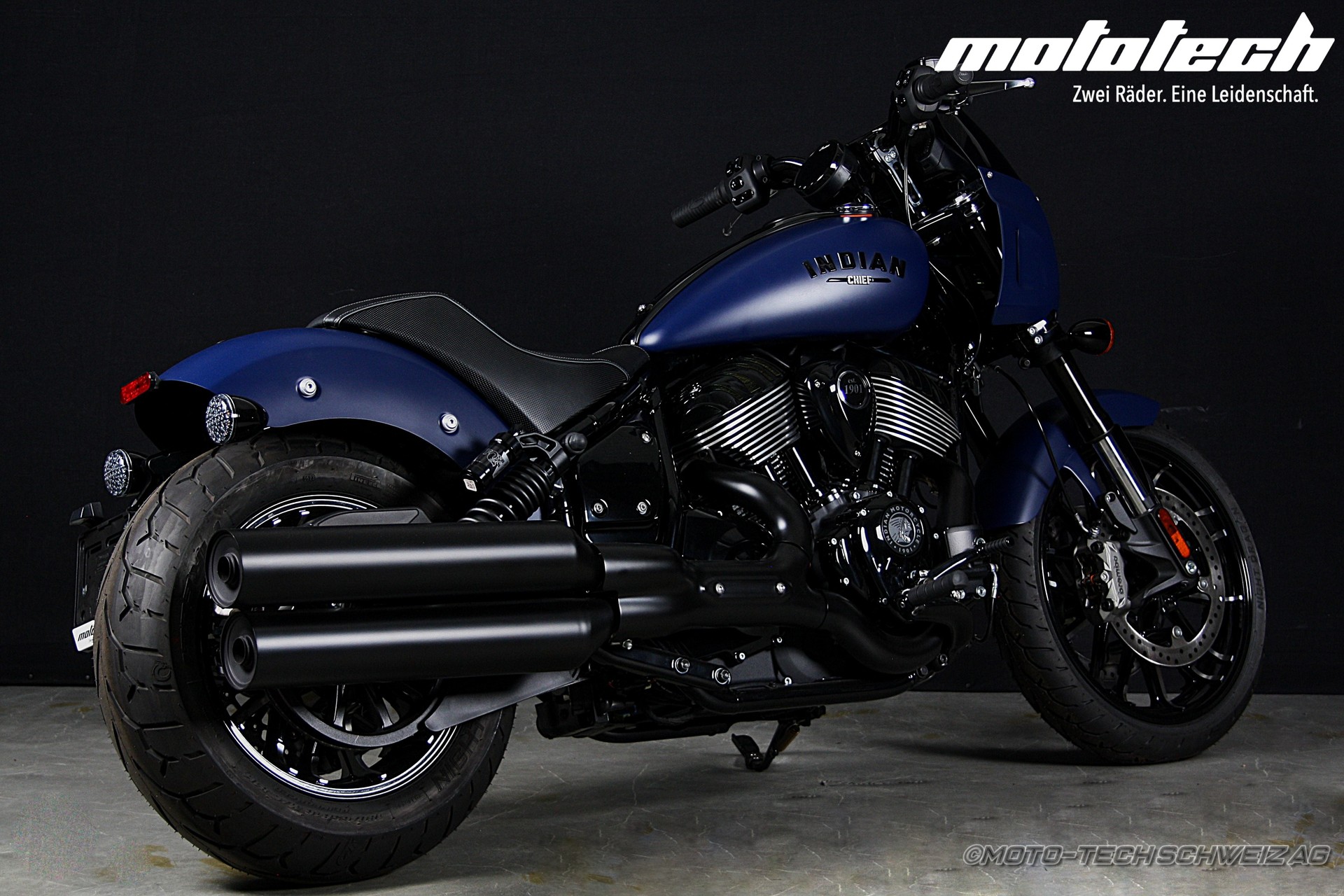 INDIAN Sport Chief-showroom-element-1
