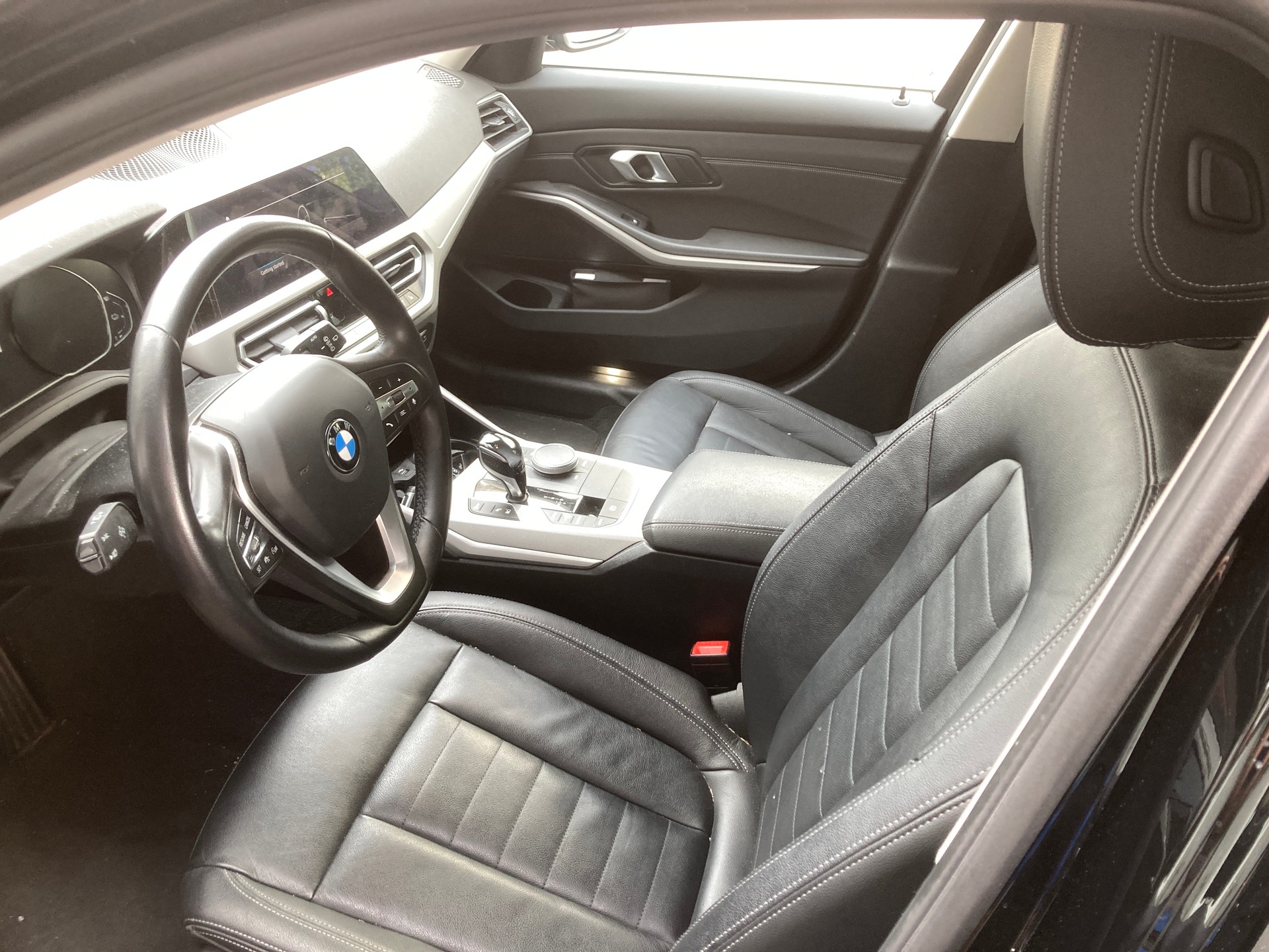 BMW 330e x DriveTouring Luxury Line Steptronic-image-5
