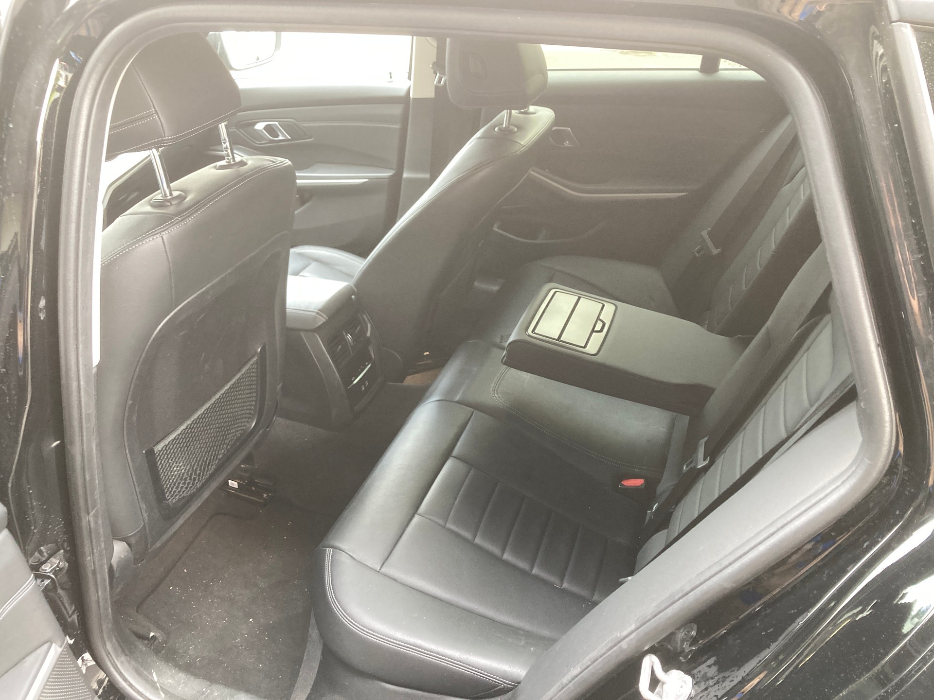 BMW 330e x DriveTouring Luxury Line Steptronic-image-4