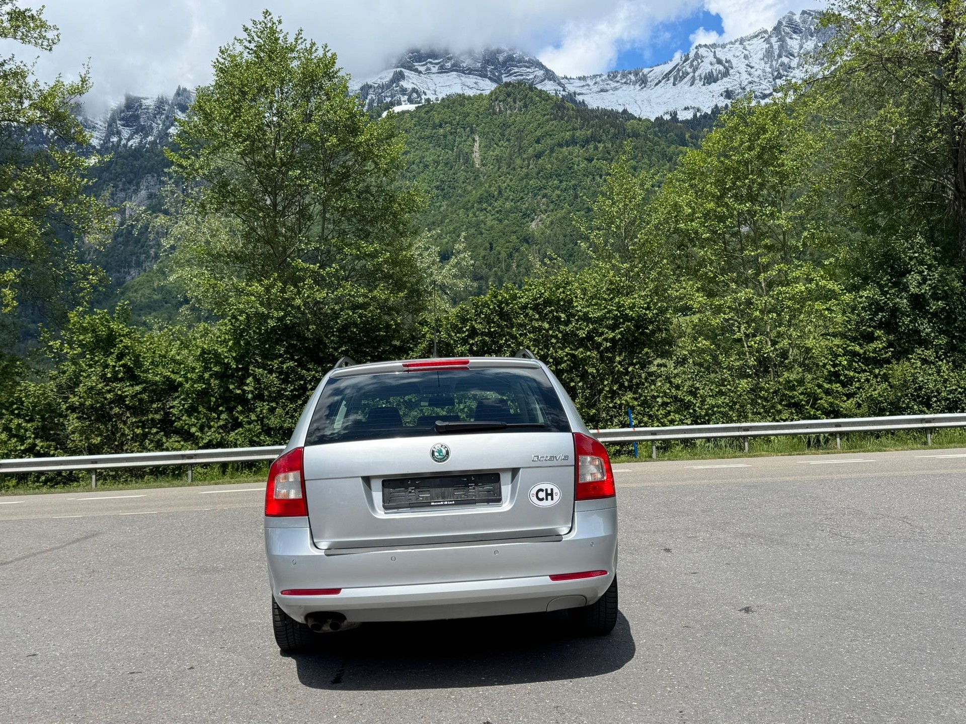 SKODA Octavia Combi 2.0 TDI Swiss Adventure 4x4 DSG-image-5