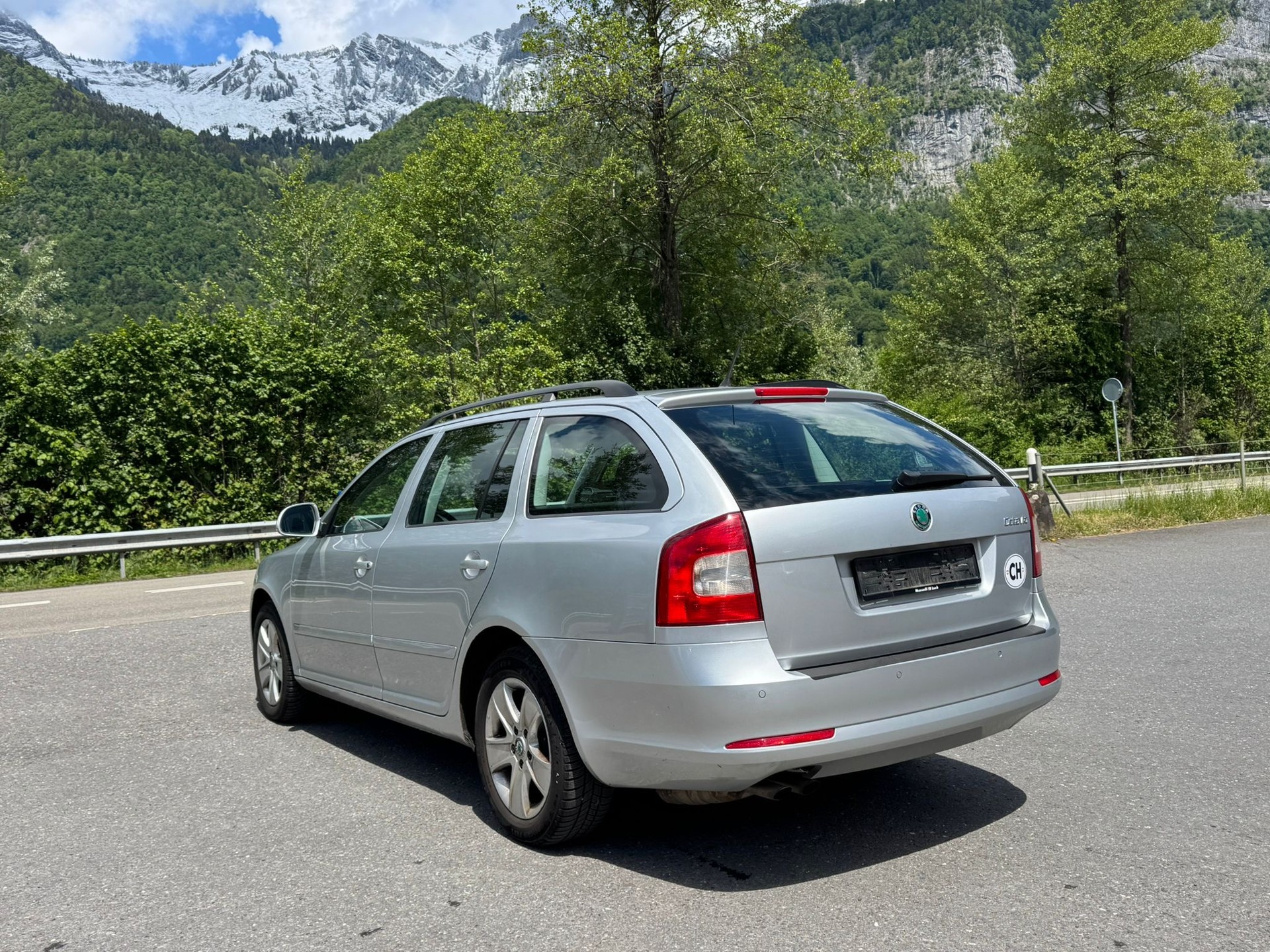 SKODA Octavia Combi 2.0 TDI Swiss Adventure 4x4 DSG-image-7