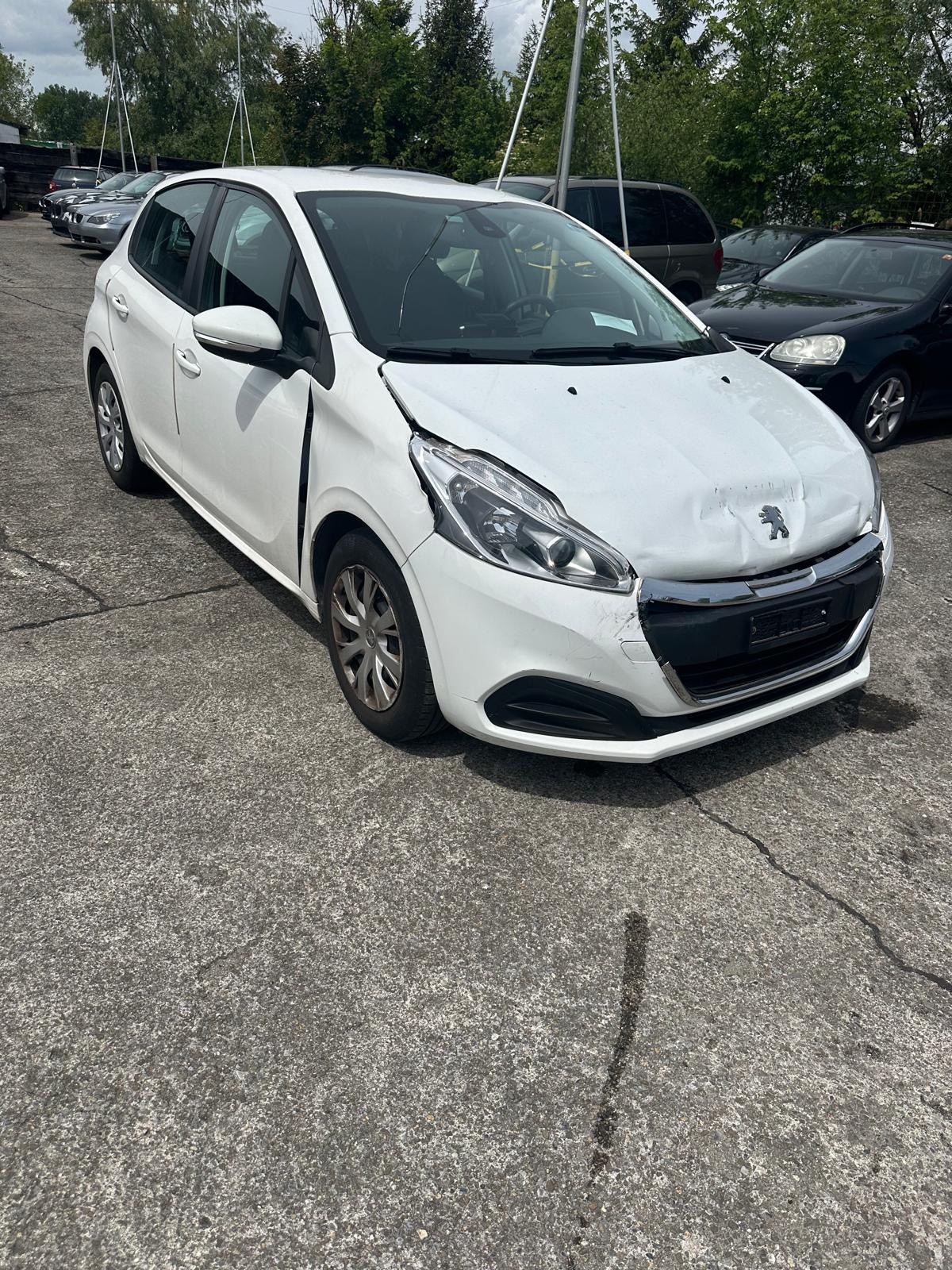 PEUGEOT 208 1.2 PureTech Signature