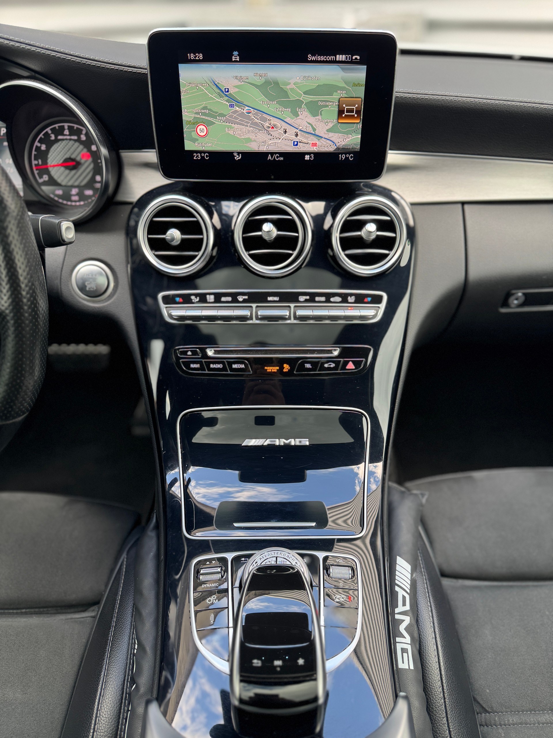 MERCEDES-BENZ C 63 AMG Speedshift-image-8