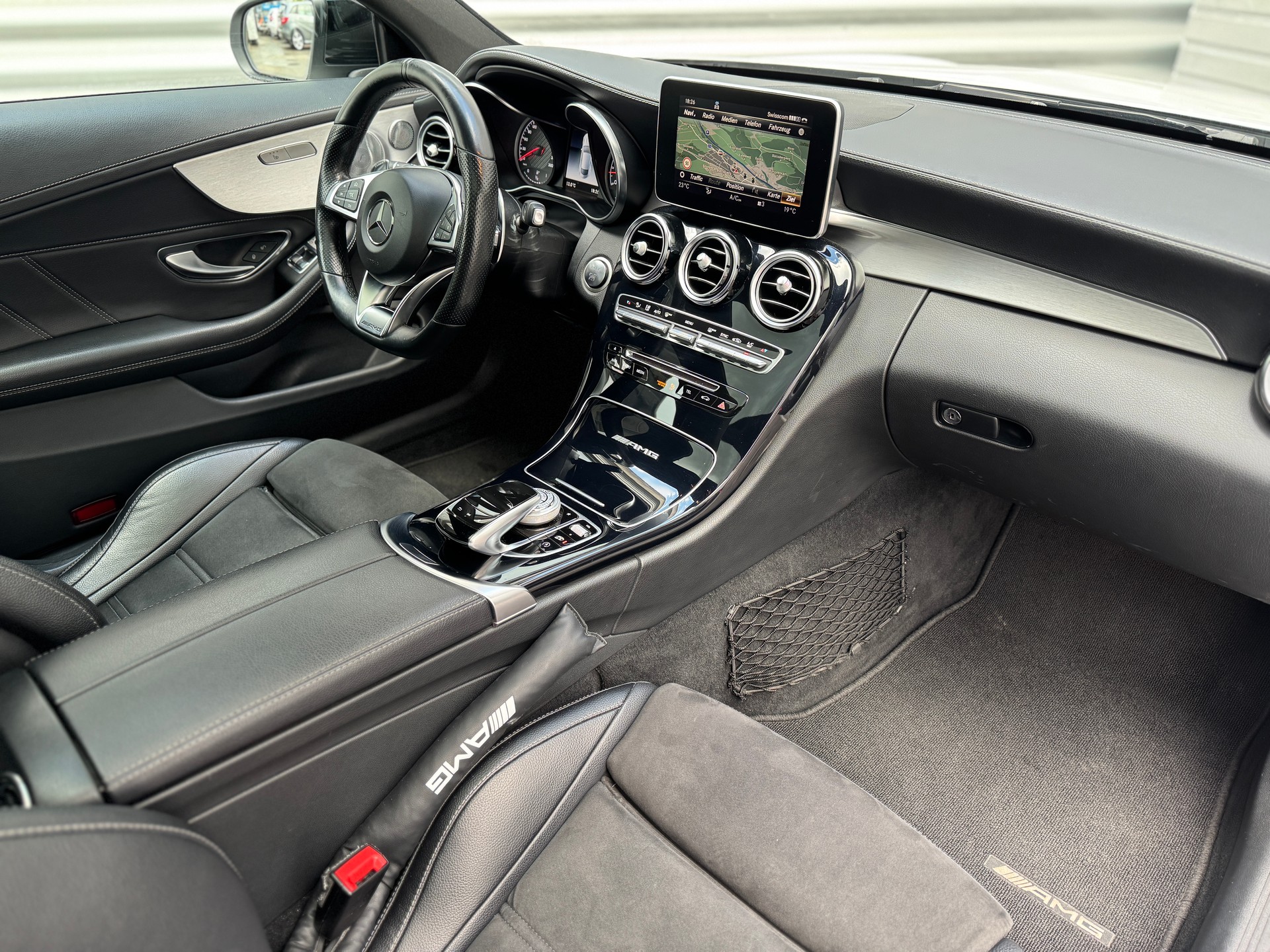 MERCEDES-BENZ C 63 AMG Speedshift-image-6