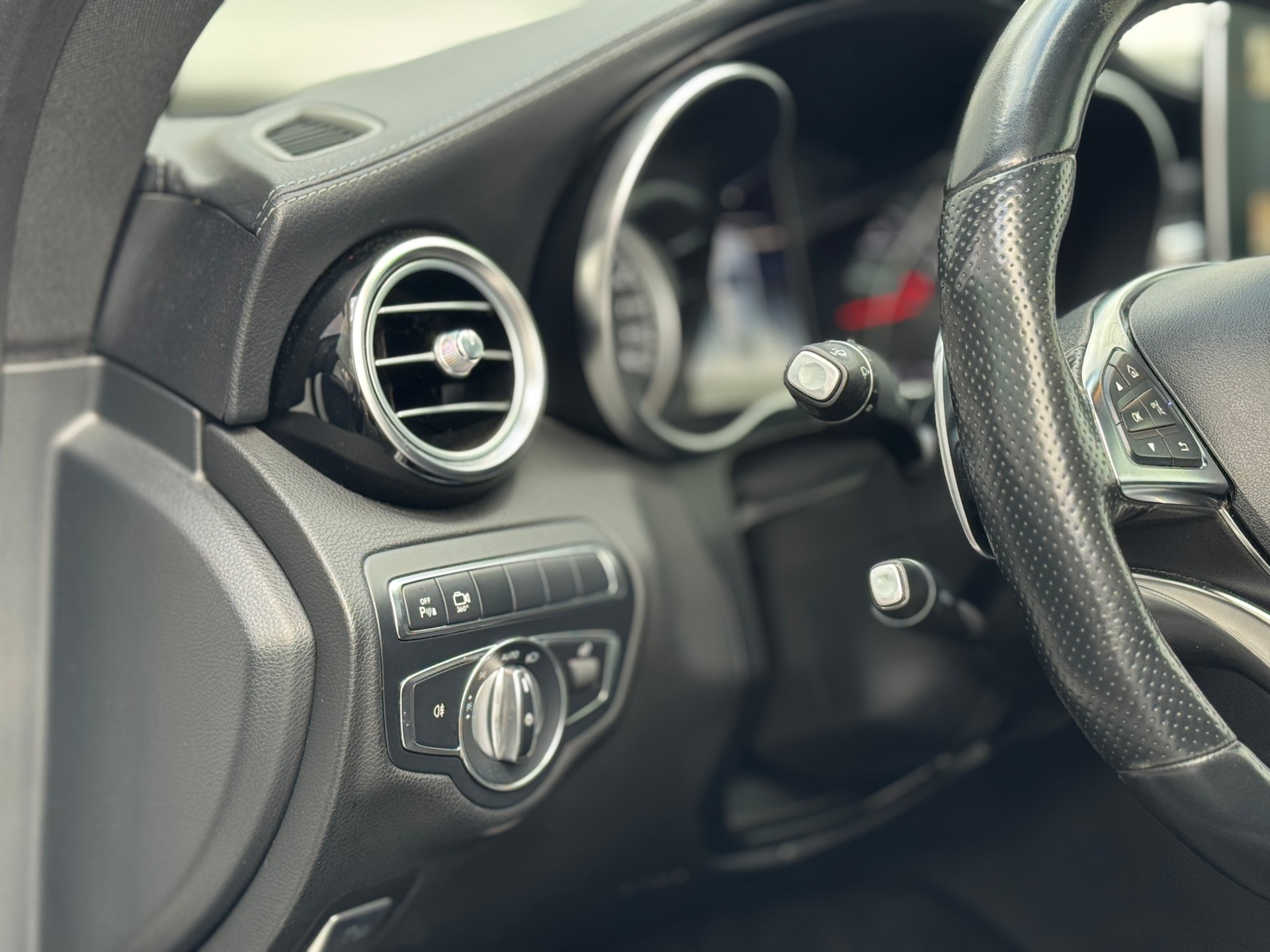 MERCEDES-BENZ C 63 AMG Speedshift-image-12