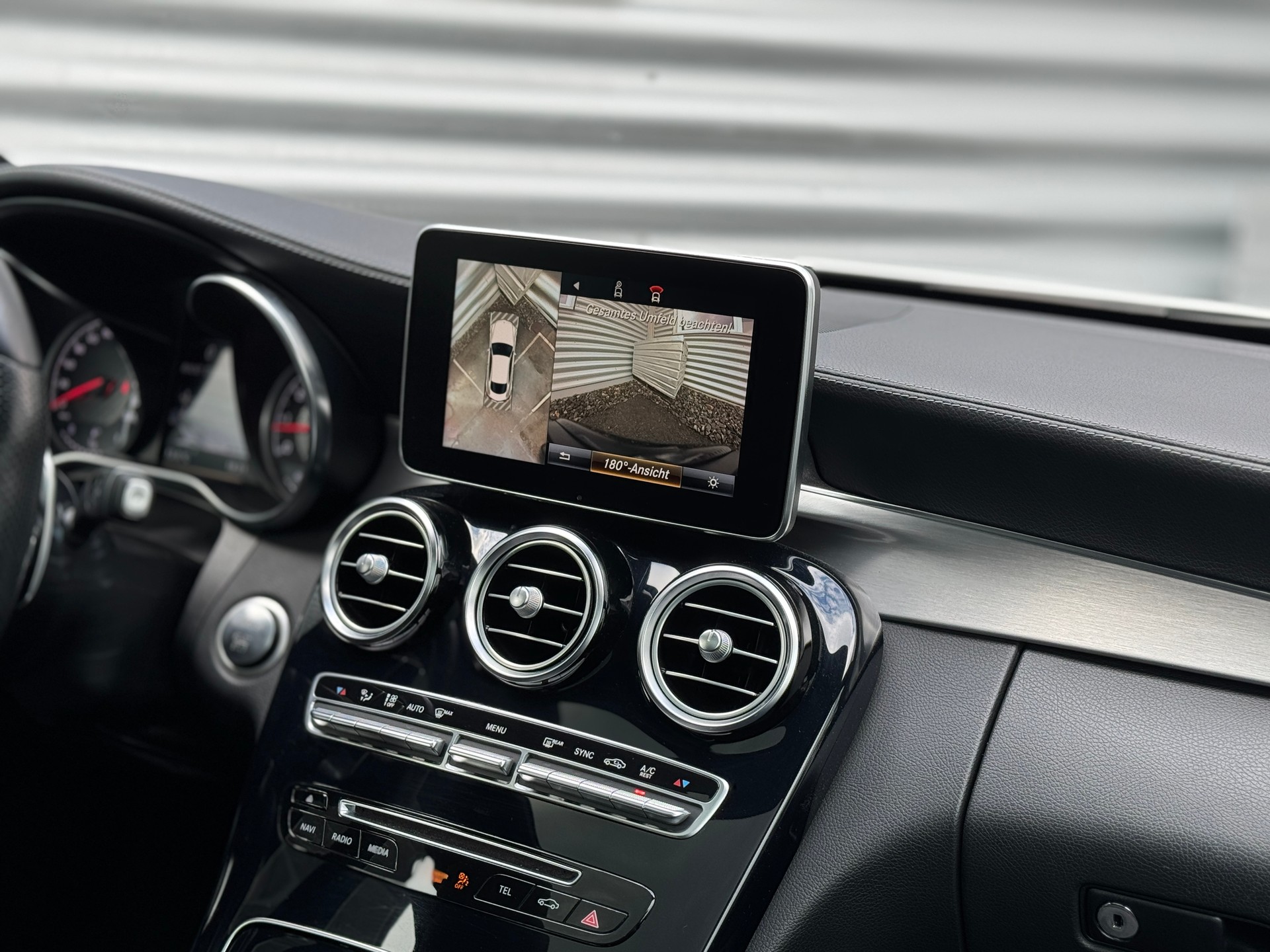 MERCEDES-BENZ C 63 AMG Speedshift-image-9