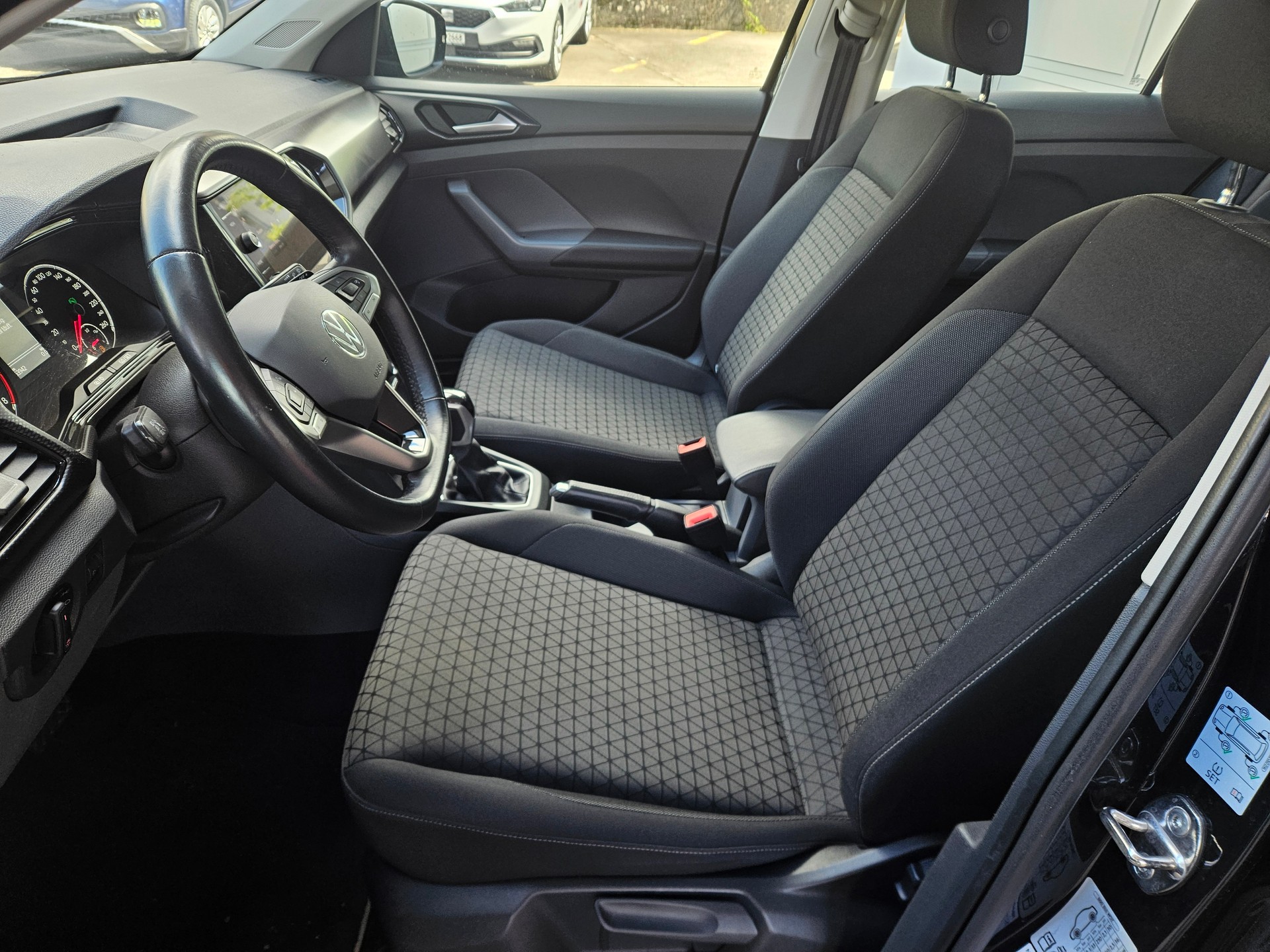 VW T-Cross 1.0 TSI Life DSG-image-5