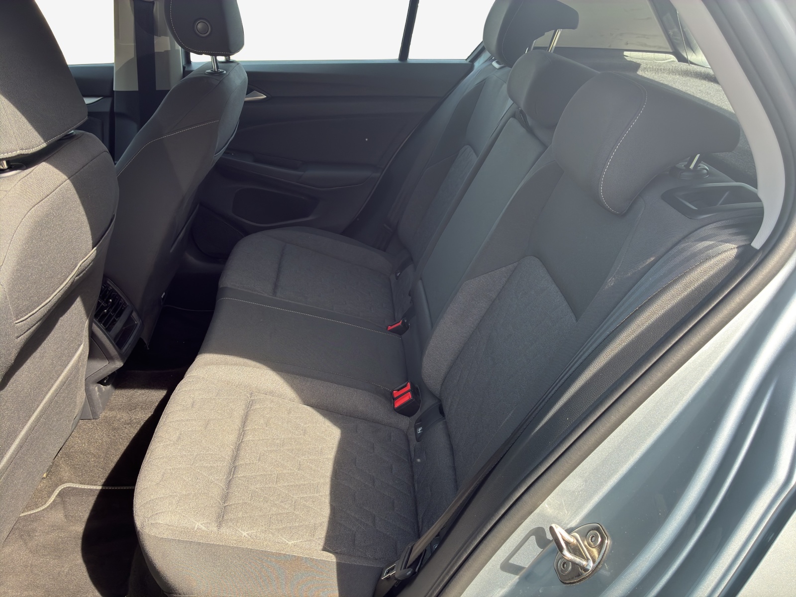 VW Golf 1.5 e TSI mHEV Life DSG-image-11