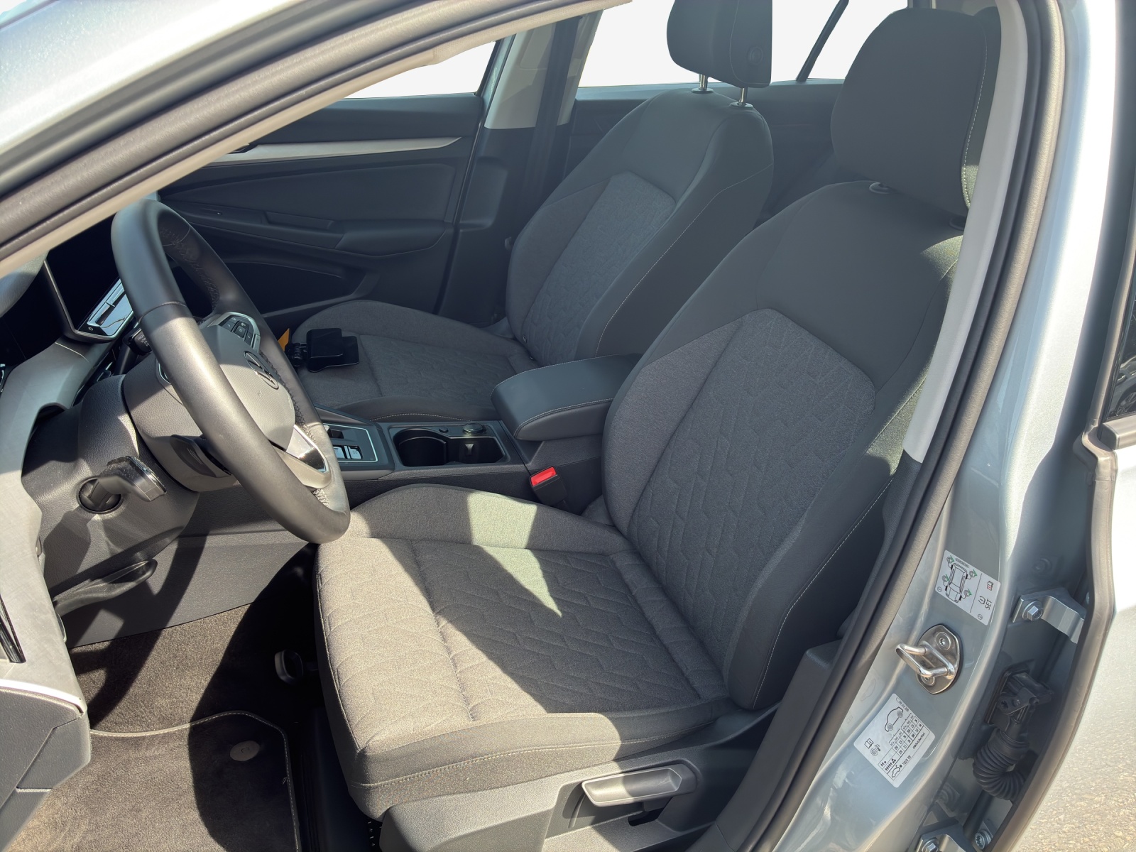 VW Golf 1.5 e TSI mHEV Life DSG-image-7