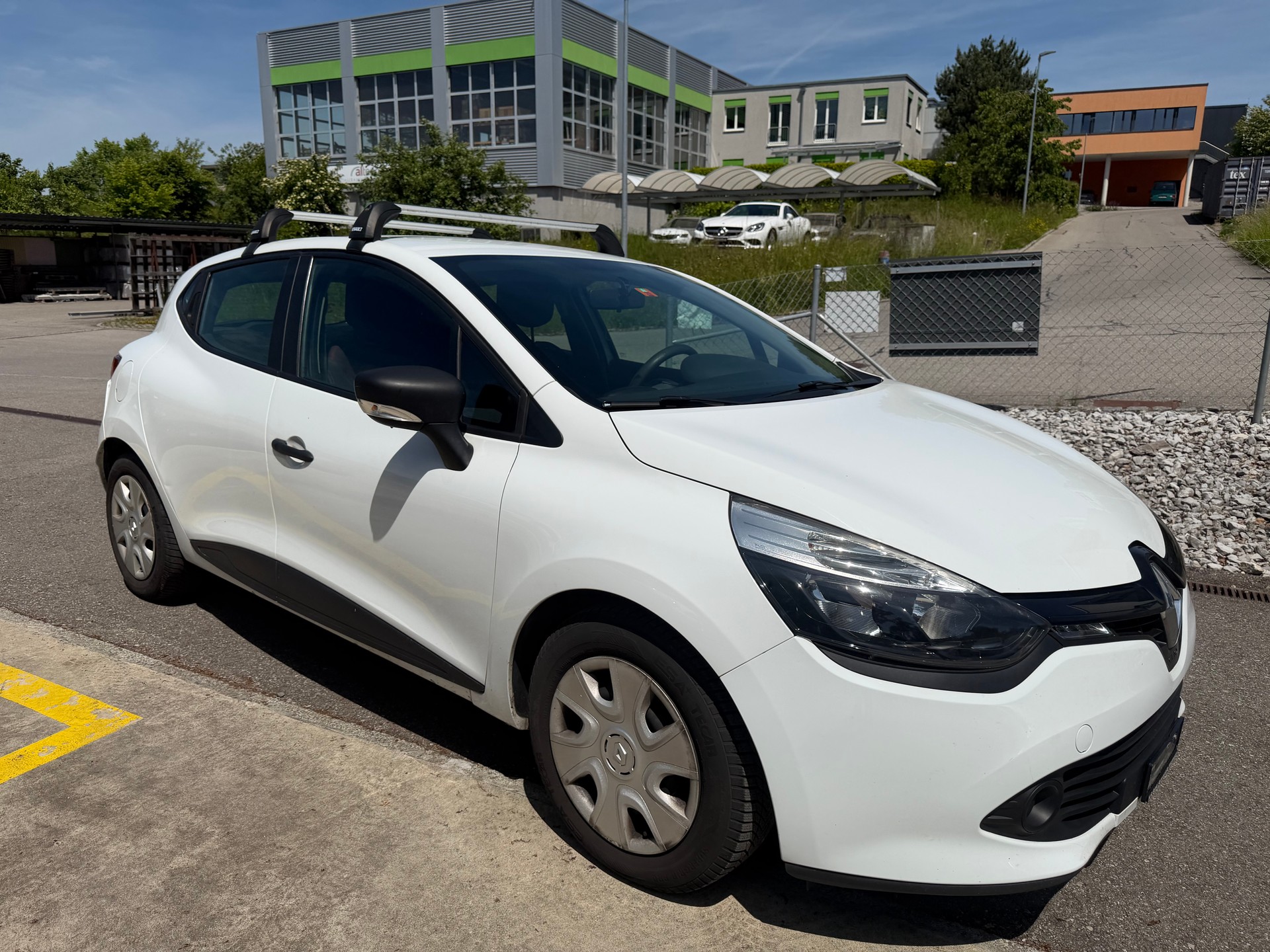RENAULT Clio 1.2 16V Authentique-image-1