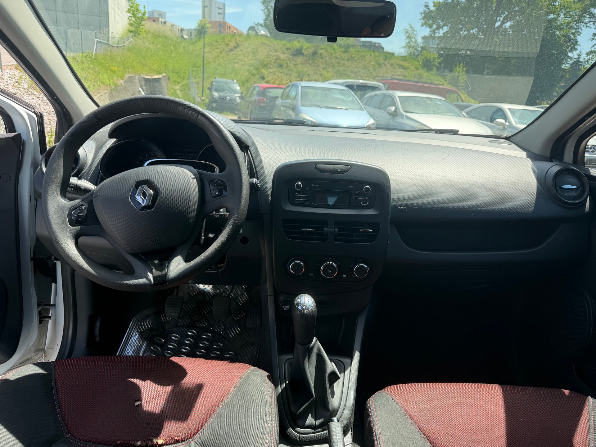 RENAULT Clio 1.2 16V Authentique-image-4