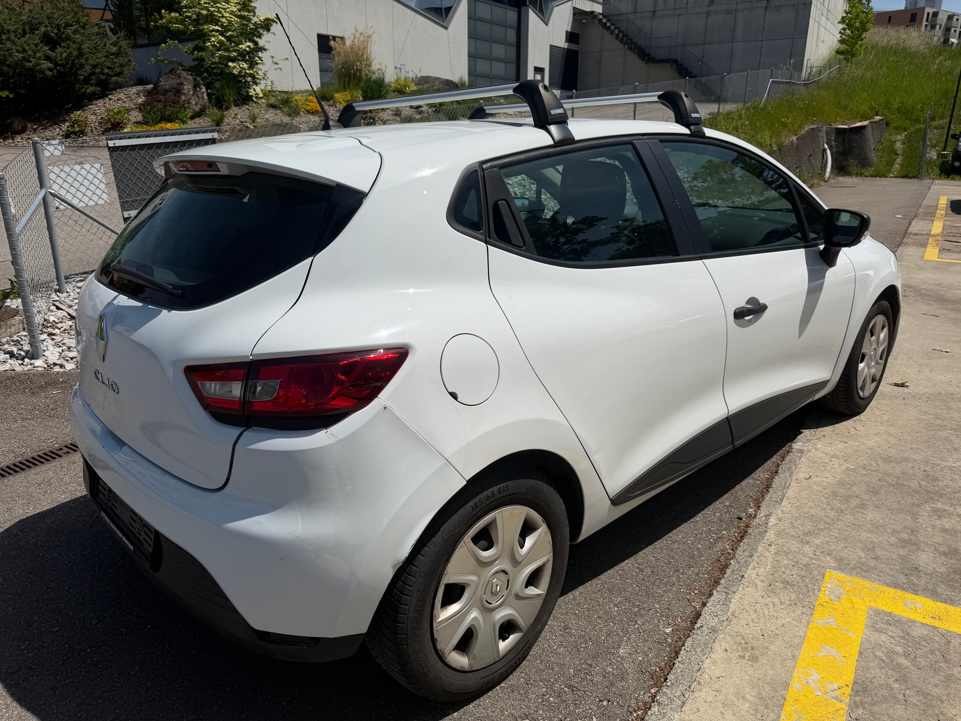 RENAULT Clio 1.2 16V Authentique-image-2