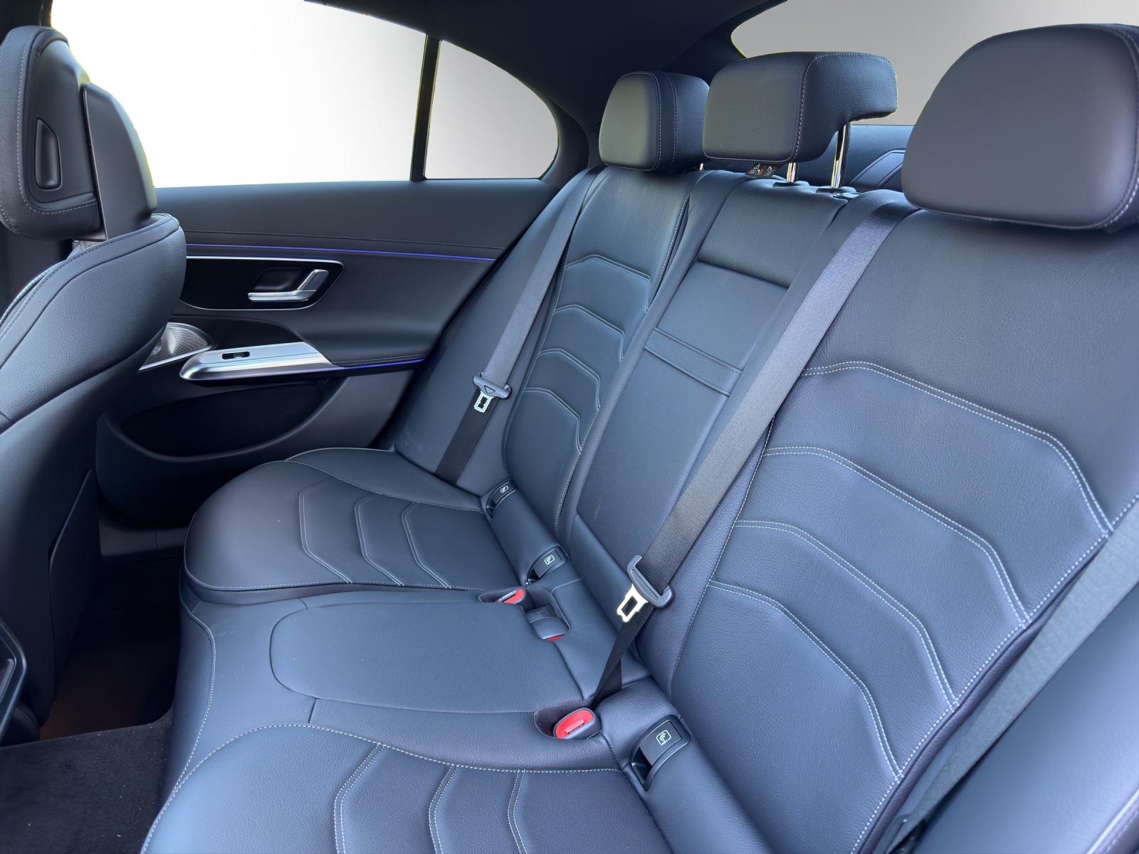 MERCEDES-BENZ E 220 d 4Matic 9G-Tronic-image-9