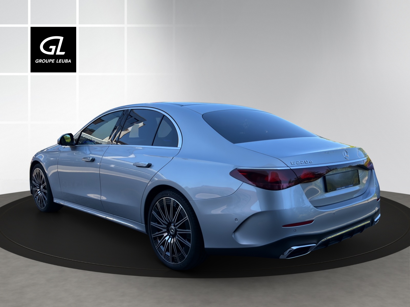MERCEDES-BENZ E 220 d 4Matic 9G-Tronic-image-4