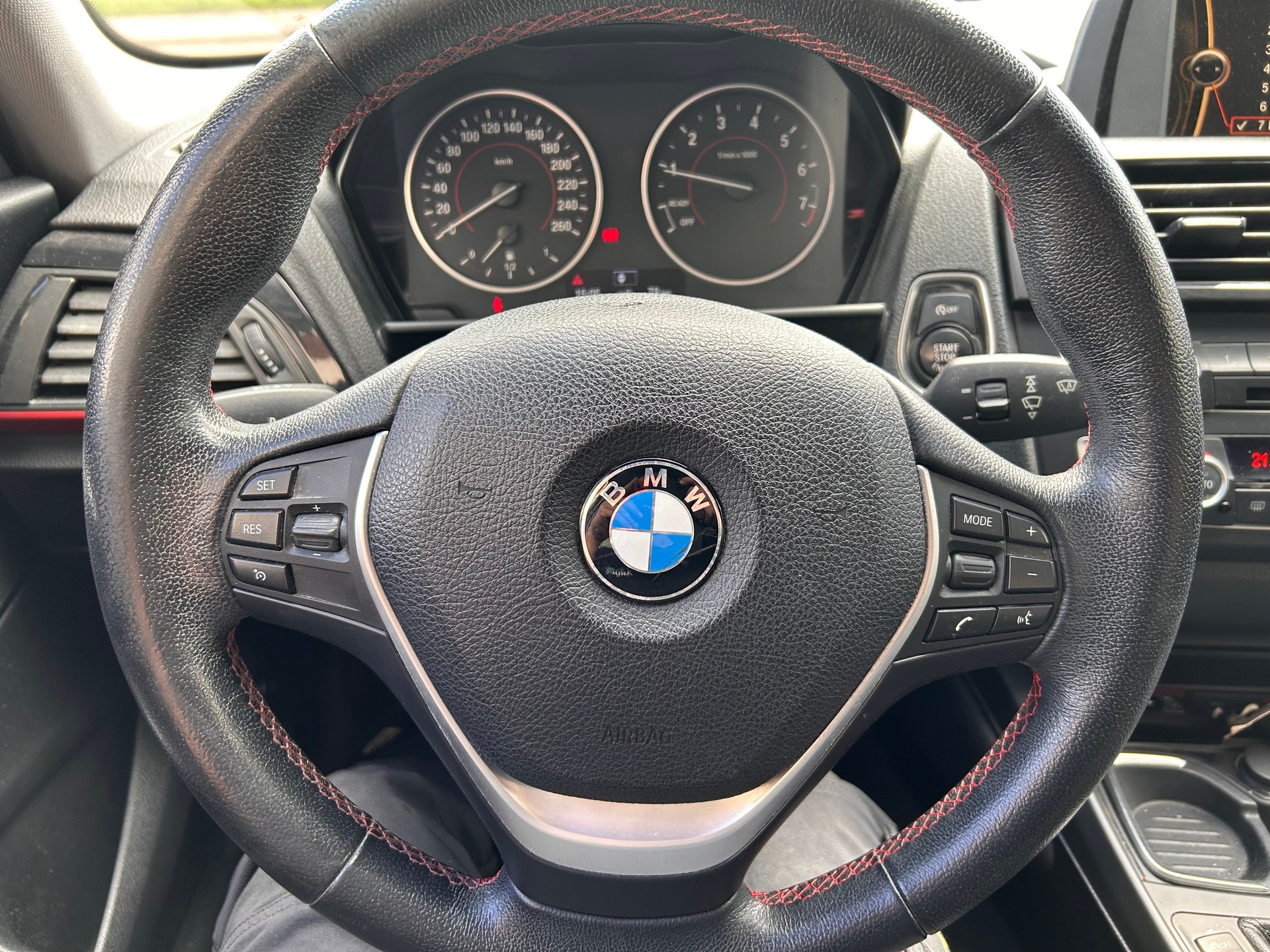 BMW 116i-image-11
