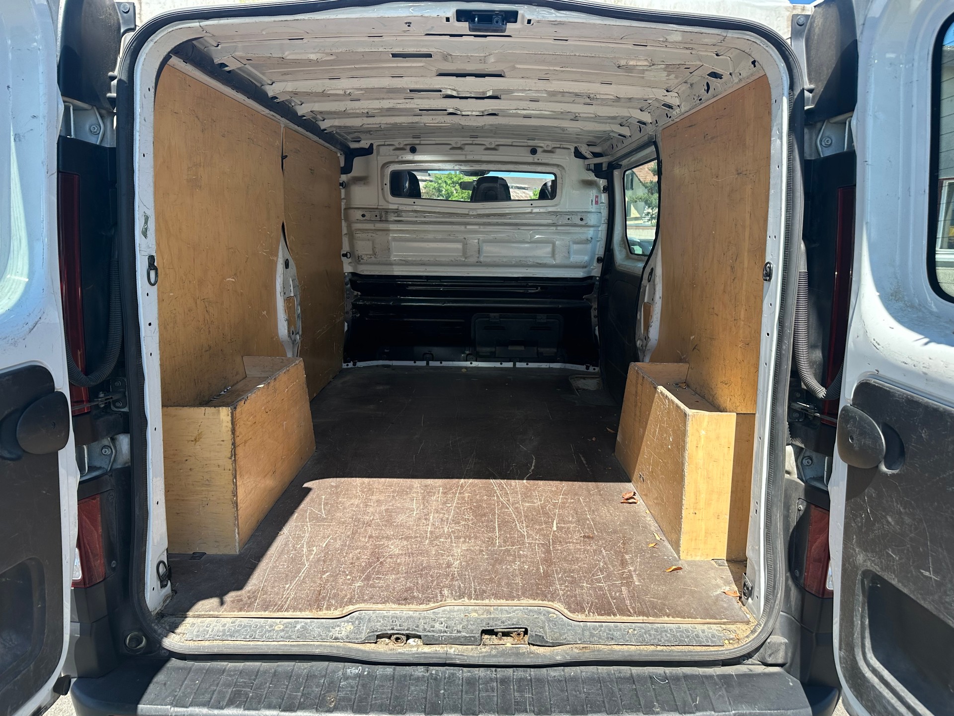 RENAULT Trafic 1.6 dCi 120 2.9t Business L2H1-image-8