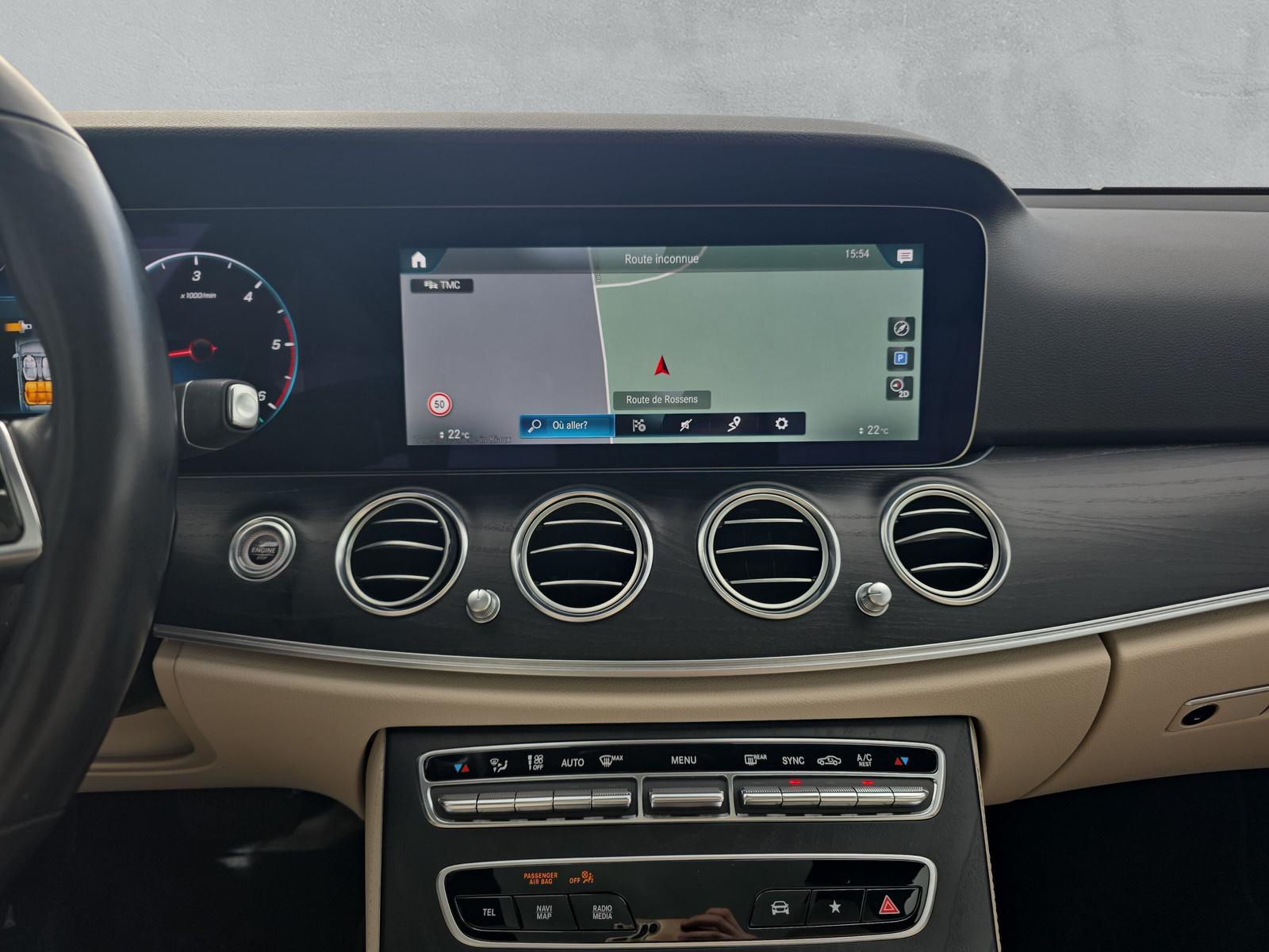 MERCEDES-BENZ E 220 d AMG Line 4matic Kombi-image-13