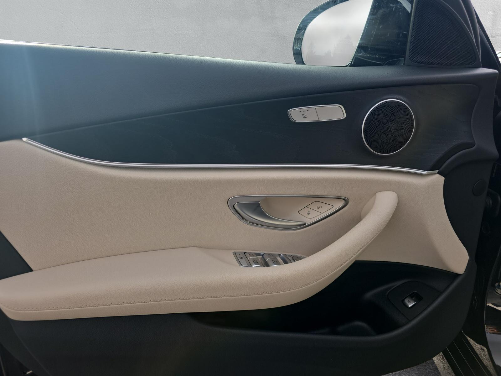 MERCEDES-BENZ E 220 d AMG Line 4matic Kombi-image-16