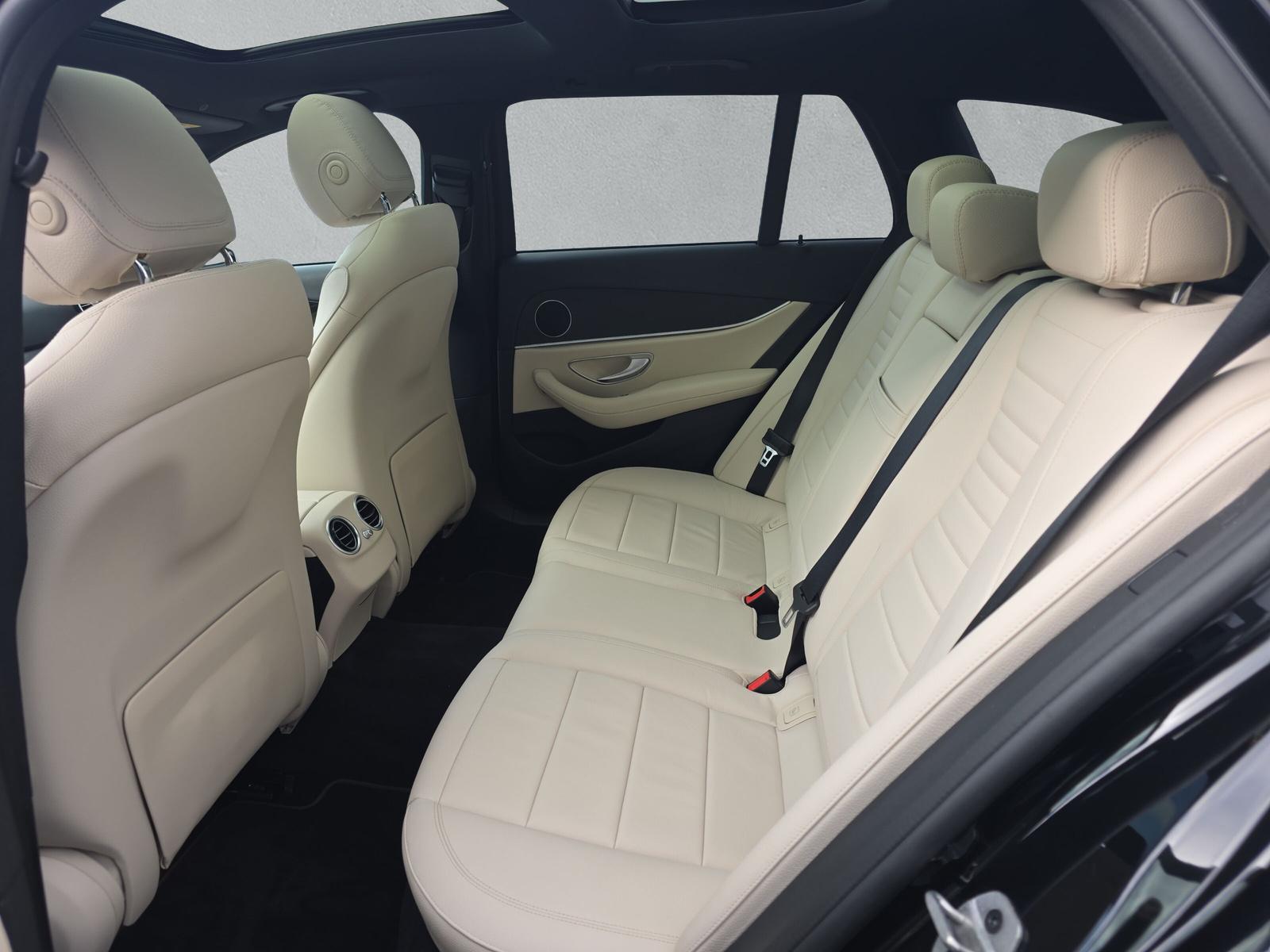 MERCEDES-BENZ E 220 d AMG Line 4matic Kombi-image-11