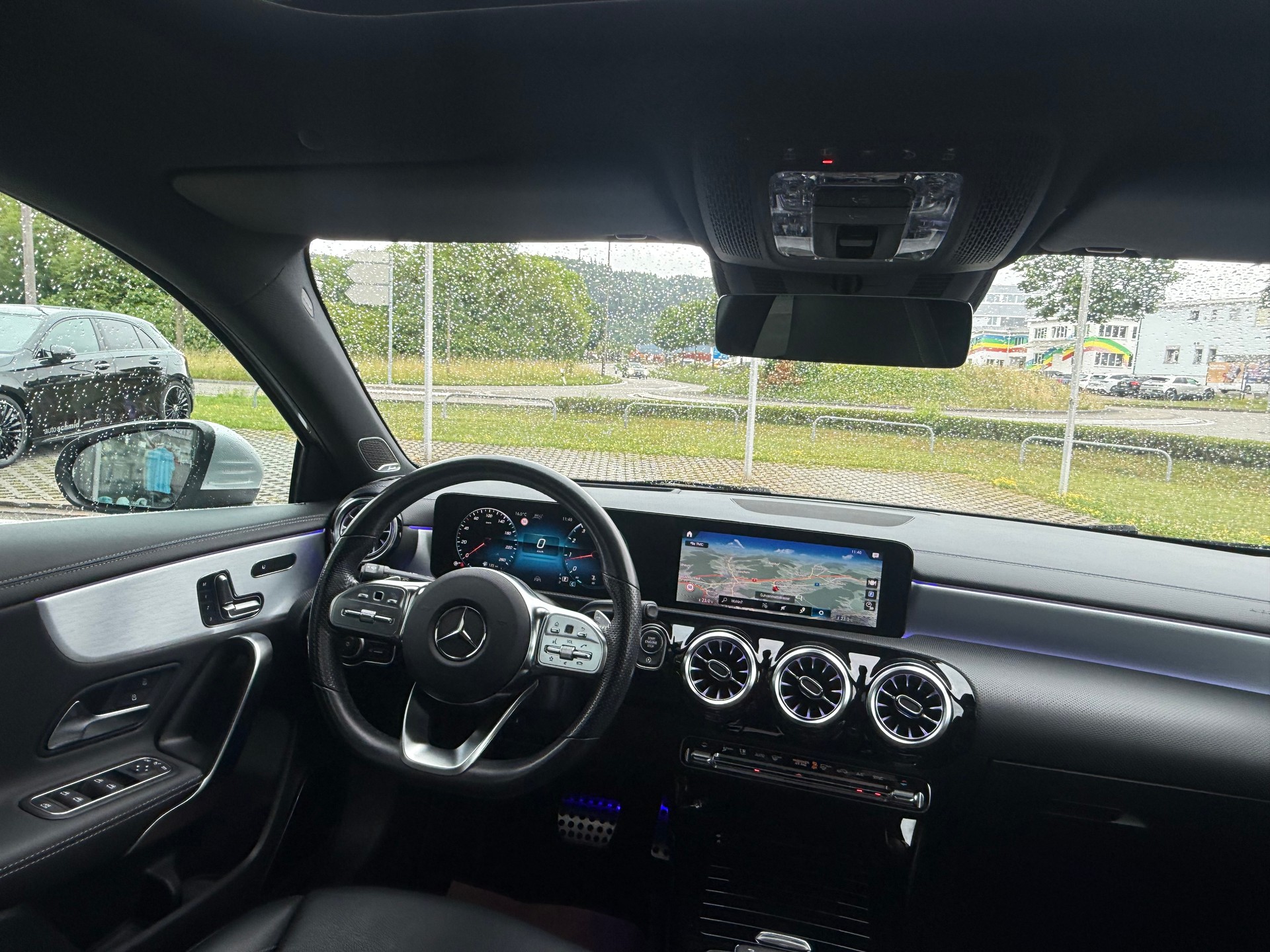 MERCEDES-BENZ A 250 AMG Line 4Matic 7G-DCT-image-5