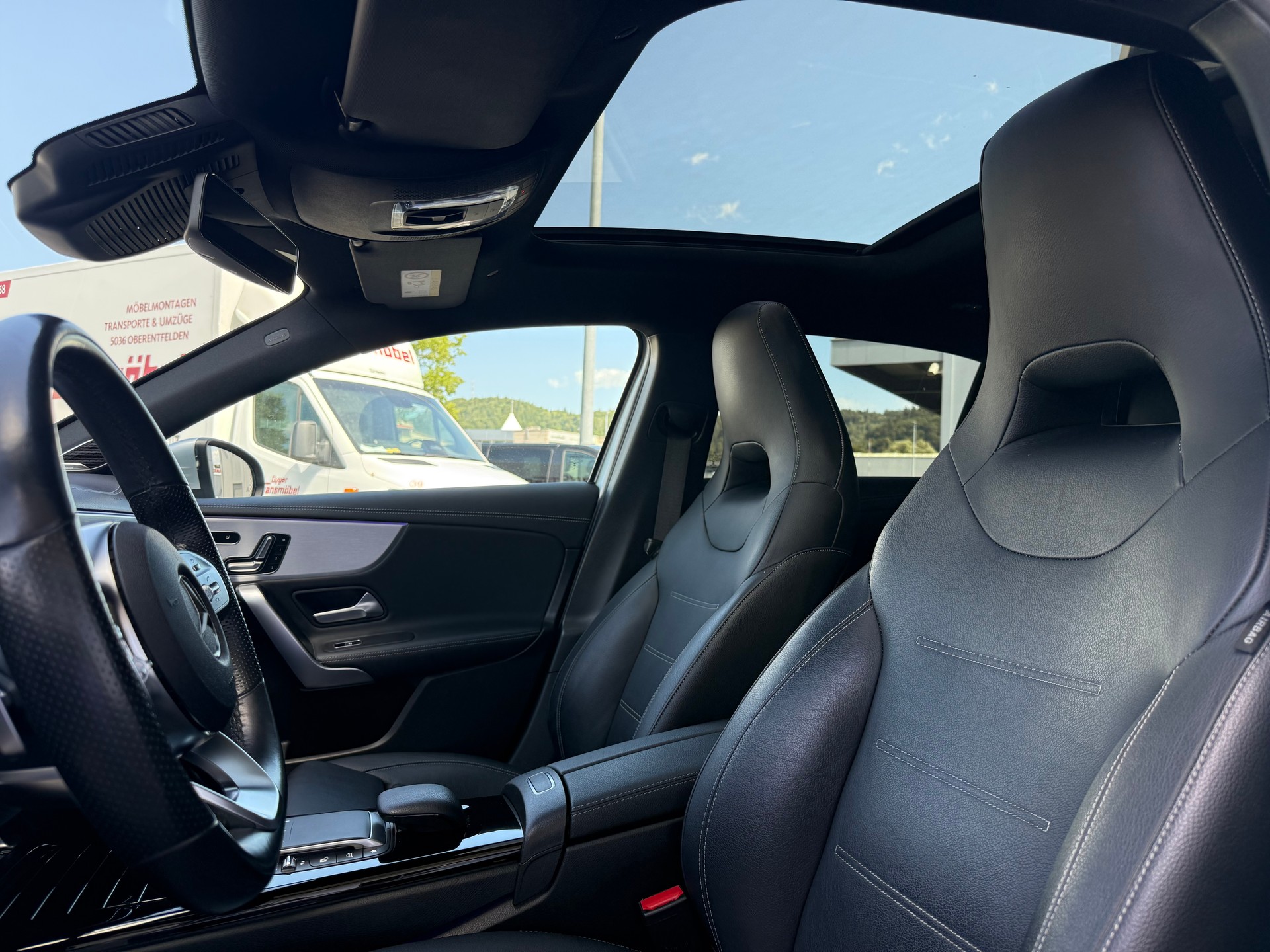 MERCEDES-BENZ A 250 AMG Line 4Matic 7G-DCT-image-4