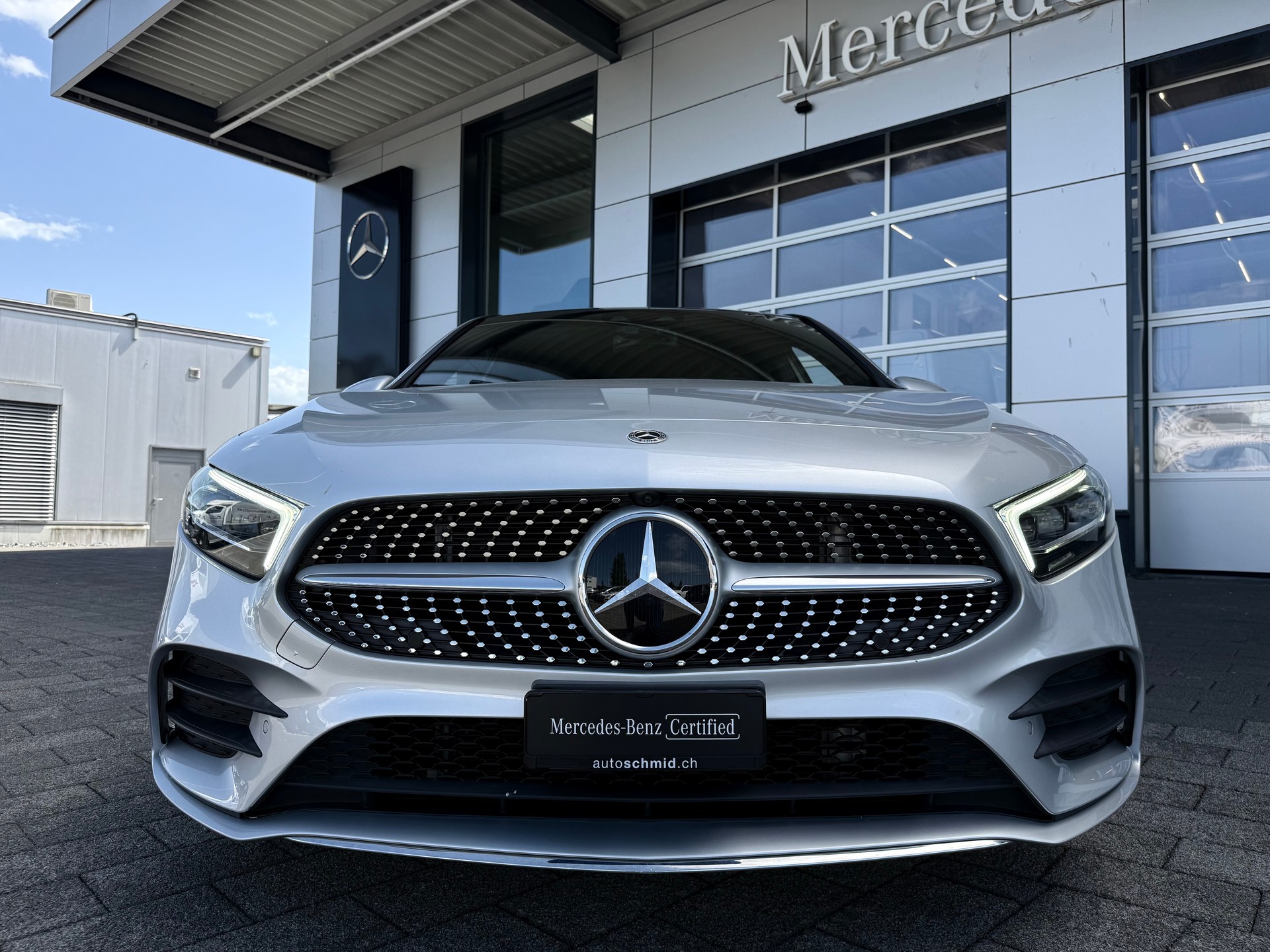 MERCEDES-BENZ A 250 AMG Line 4Matic 7G-DCT-image-2
