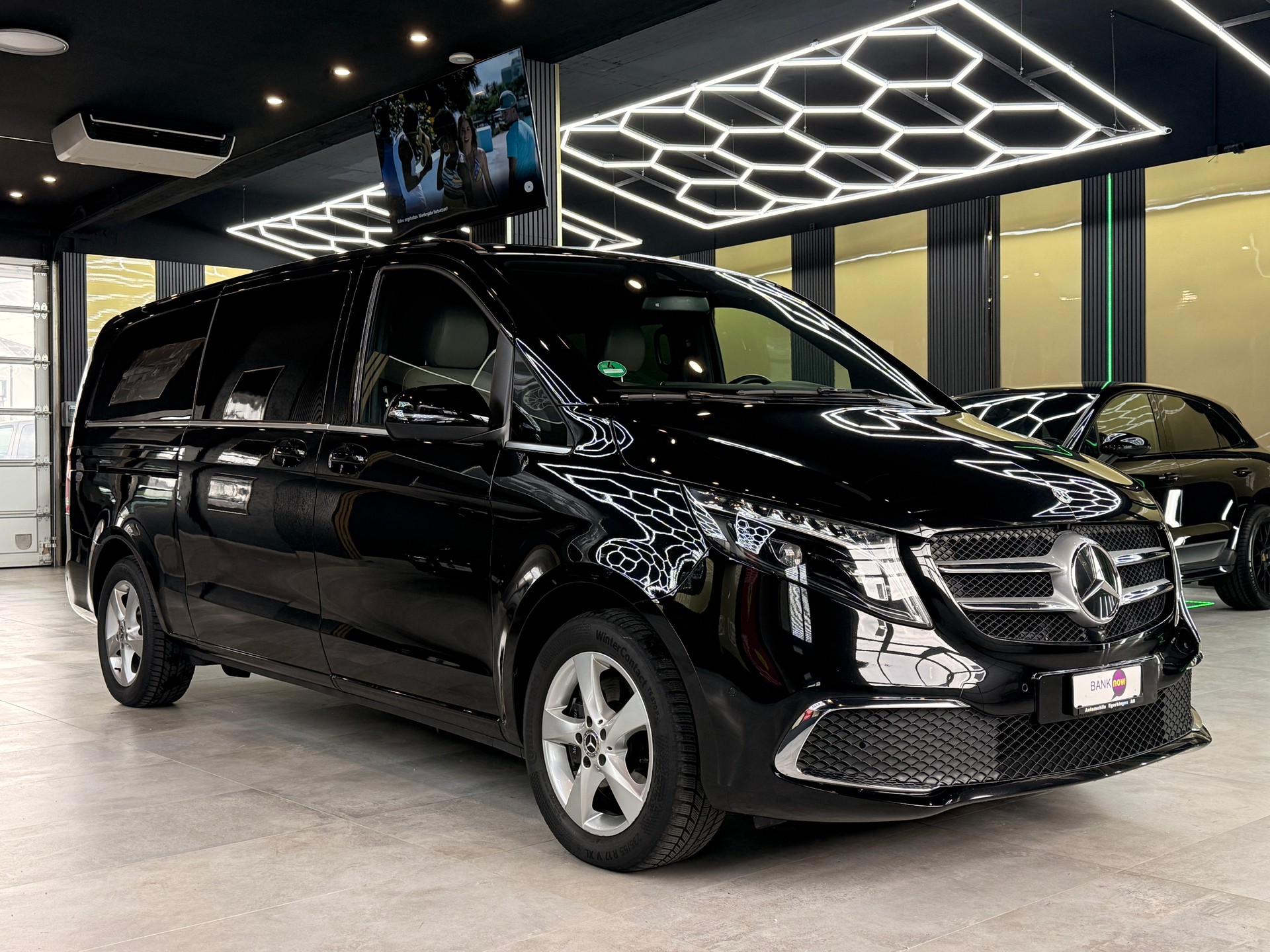MERCEDES-BENZ V 300 d Extralang Avantgarde 4Matic 9G-Tronic-image-2