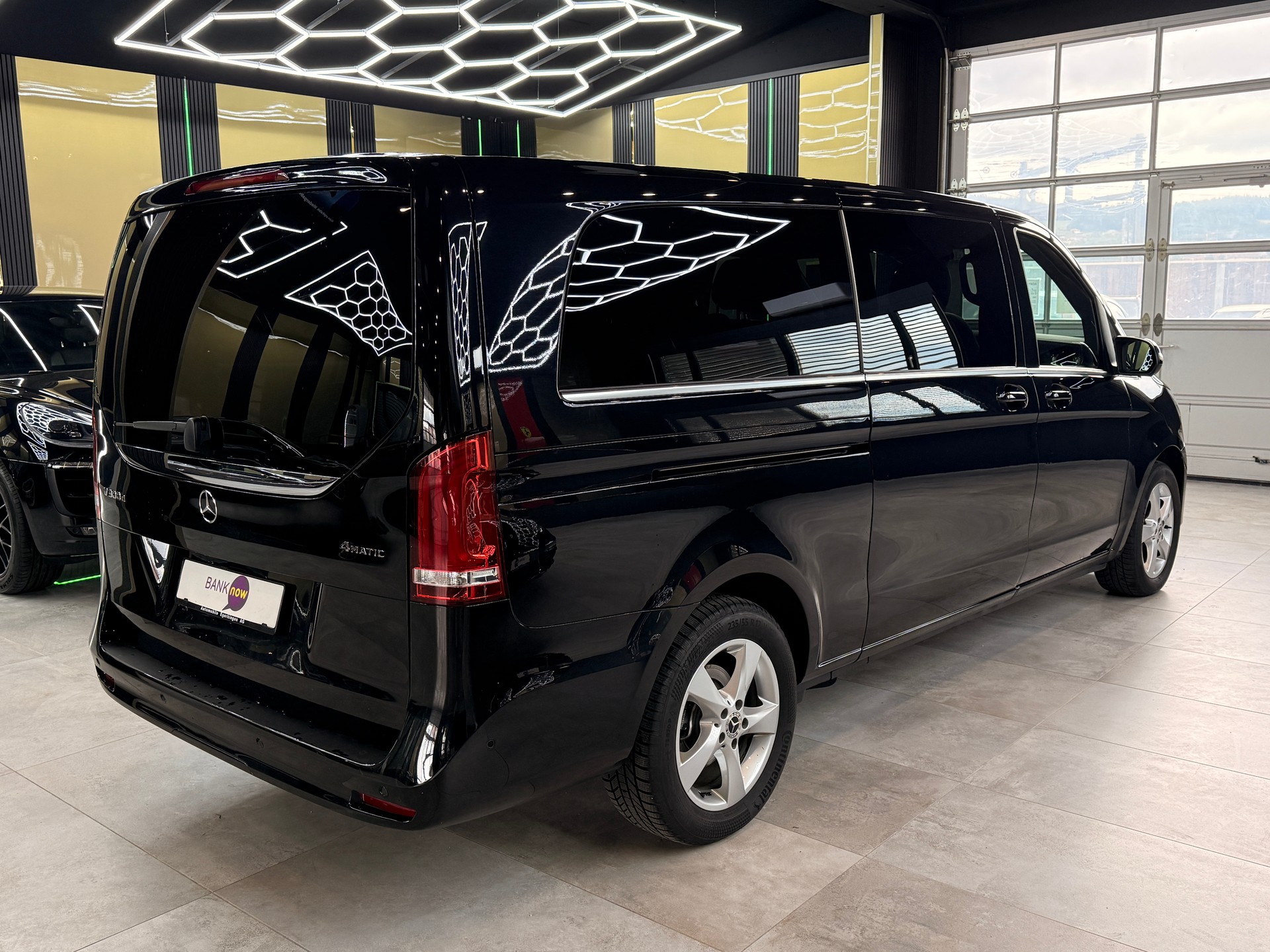 MERCEDES-BENZ V 300 d Extralang Avantgarde 4Matic 9G-Tronic-image-4