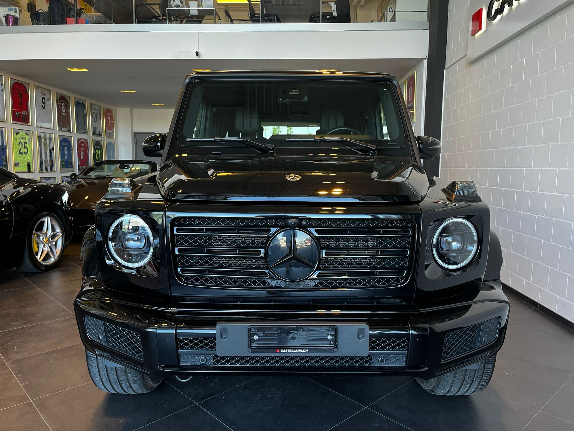 MERCEDES-BENZ G 500 AMG Line-showroom-element-2
