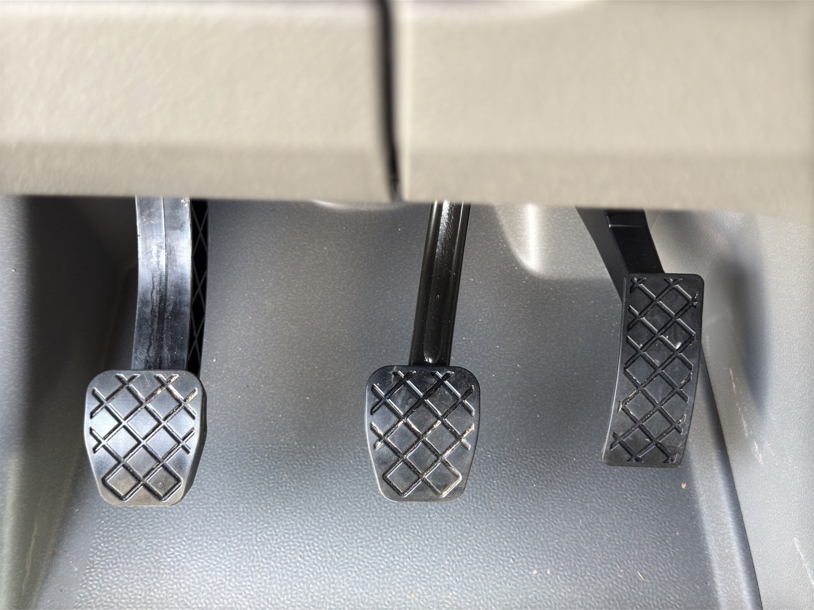 VW Crafter 35 2.0 BiTDI Champion HD L3 Kip./Prit./Kof.+Heb. RWD-image-15