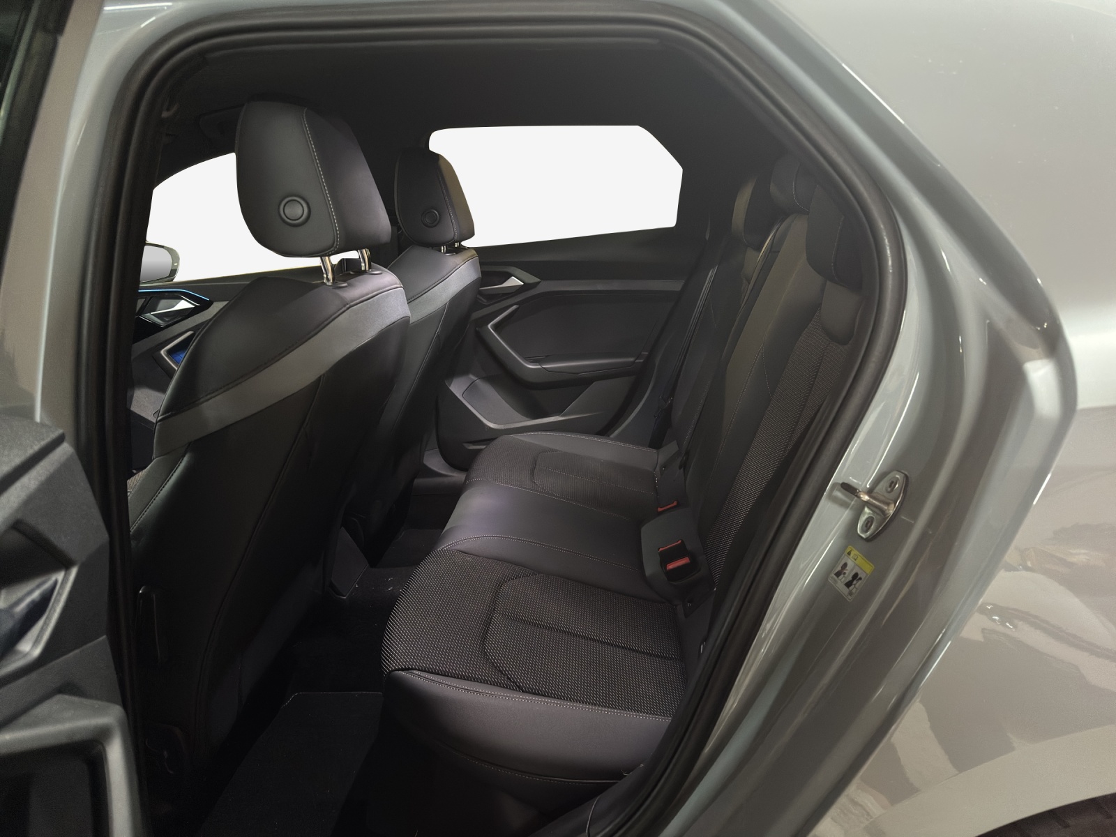 AUDI A1 Sportback 35 TFSI advanced S-tronic-image-11