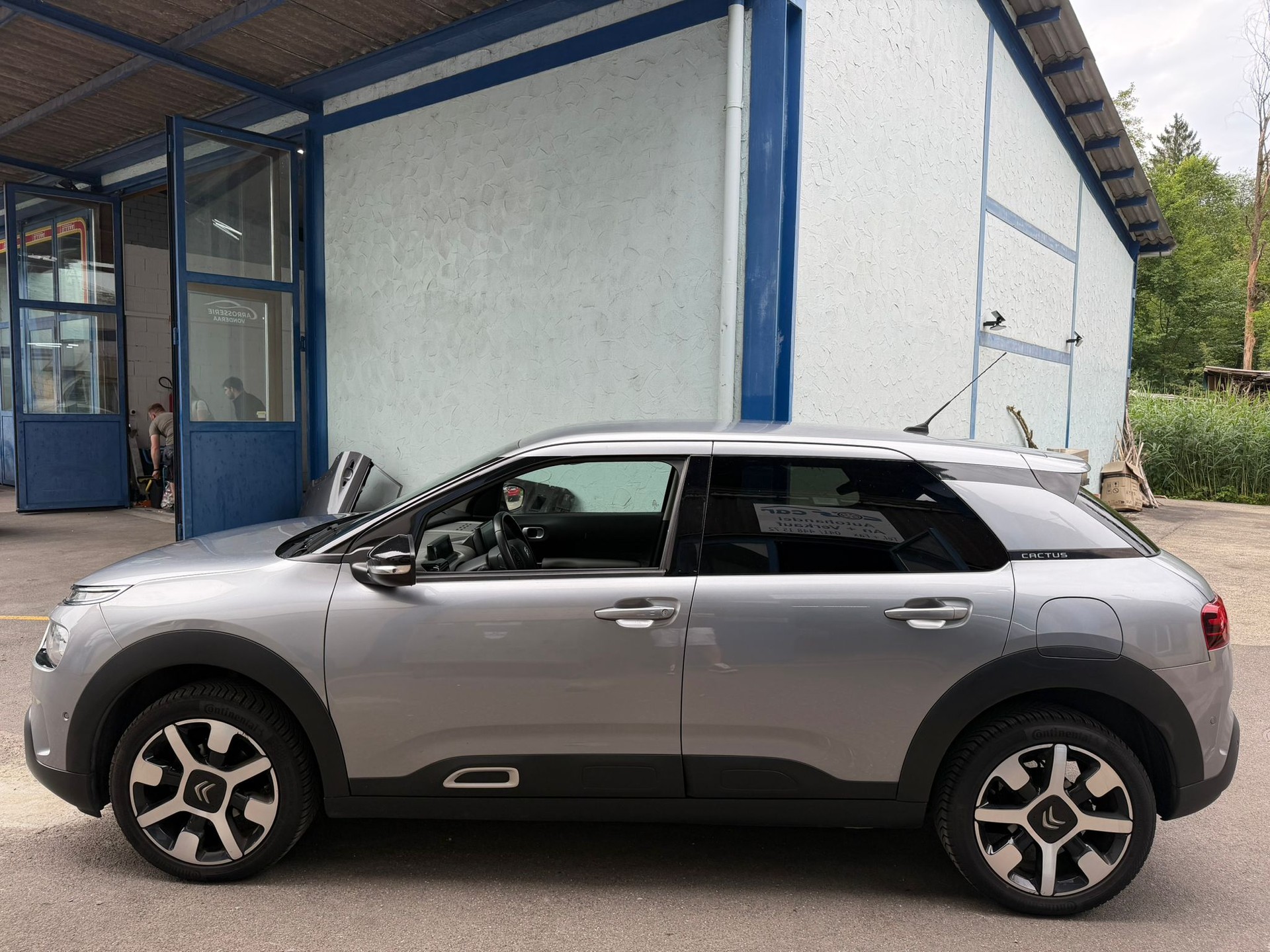CITROEN C4 Cactus 1.2 Pure Tech Shine EAT6-image-11
