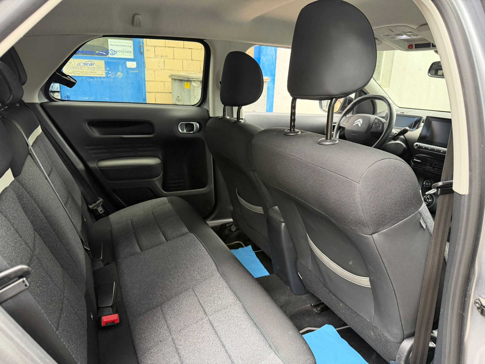 CITROEN C4 Cactus 1.2 Pure Tech Shine EAT6-image-9