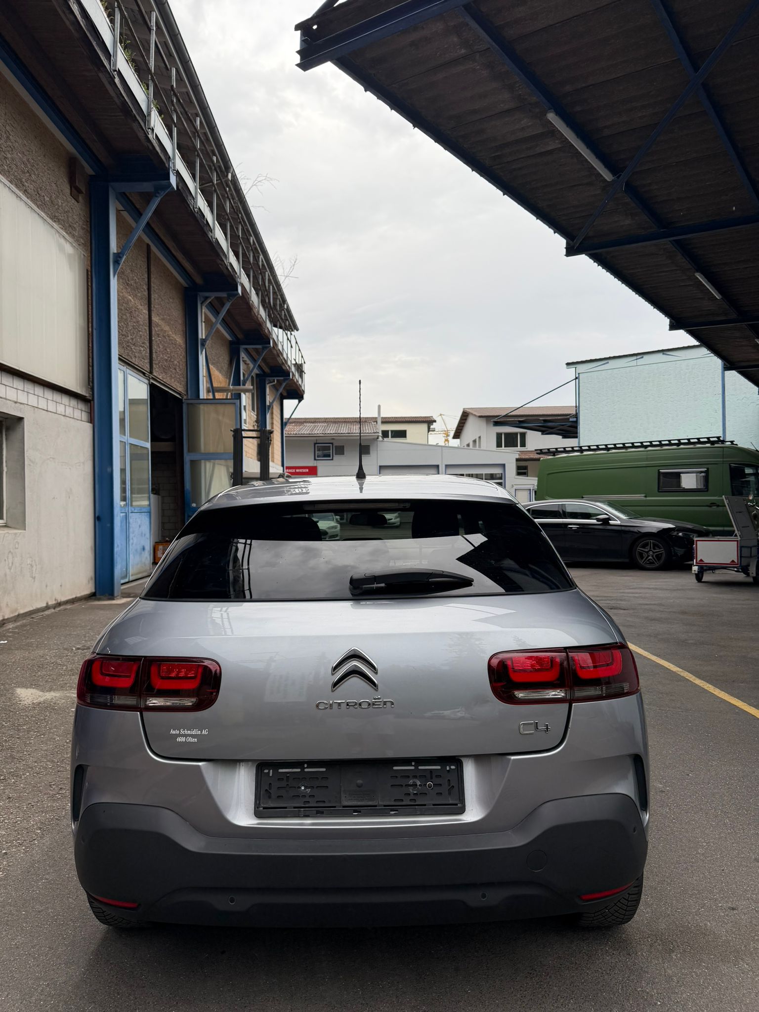 CITROEN C4 Cactus 1.2 Pure Tech Shine EAT6-image-8